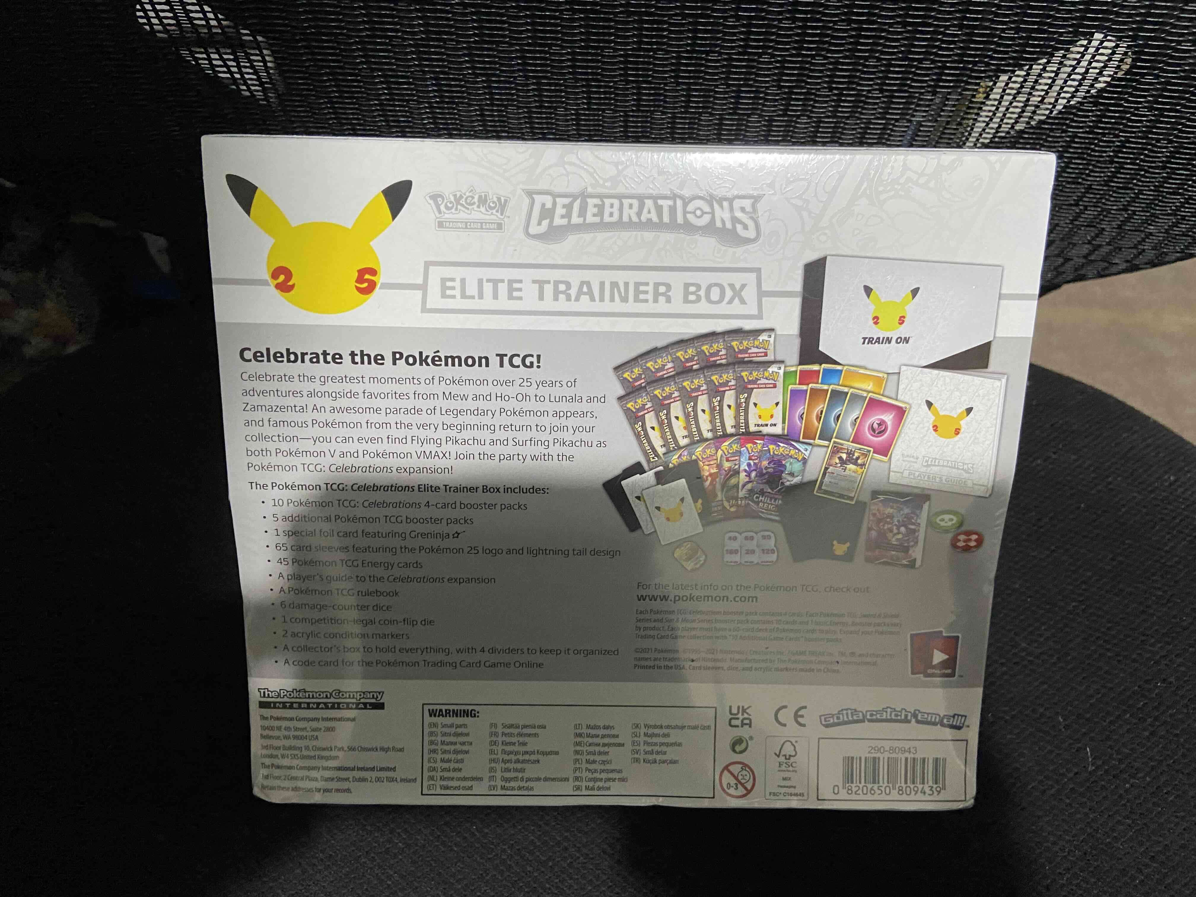 Caja Entrenador Pokémon Celebrations - miniatura 2