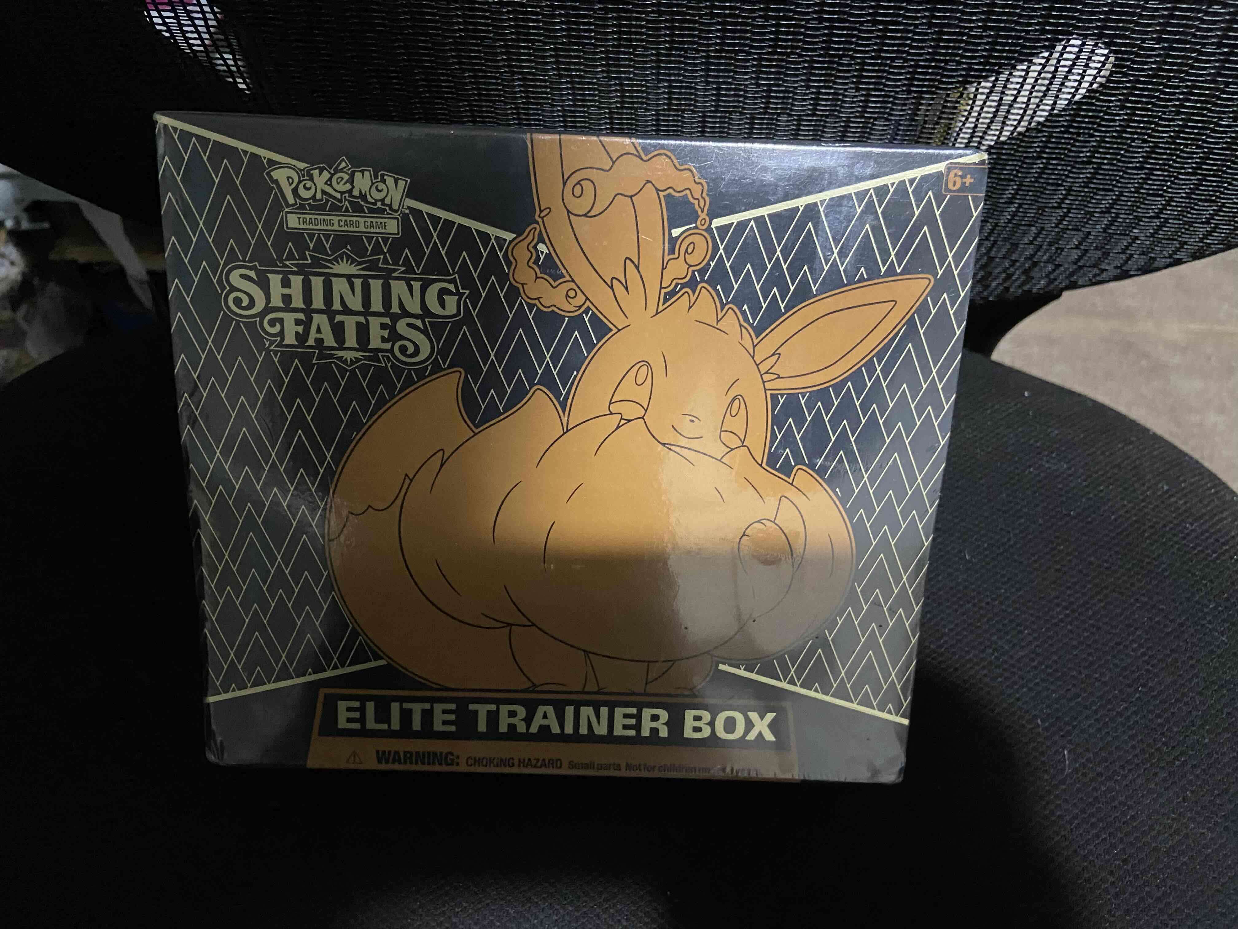 Caja Entrenador Shining Fates (primera impresion)