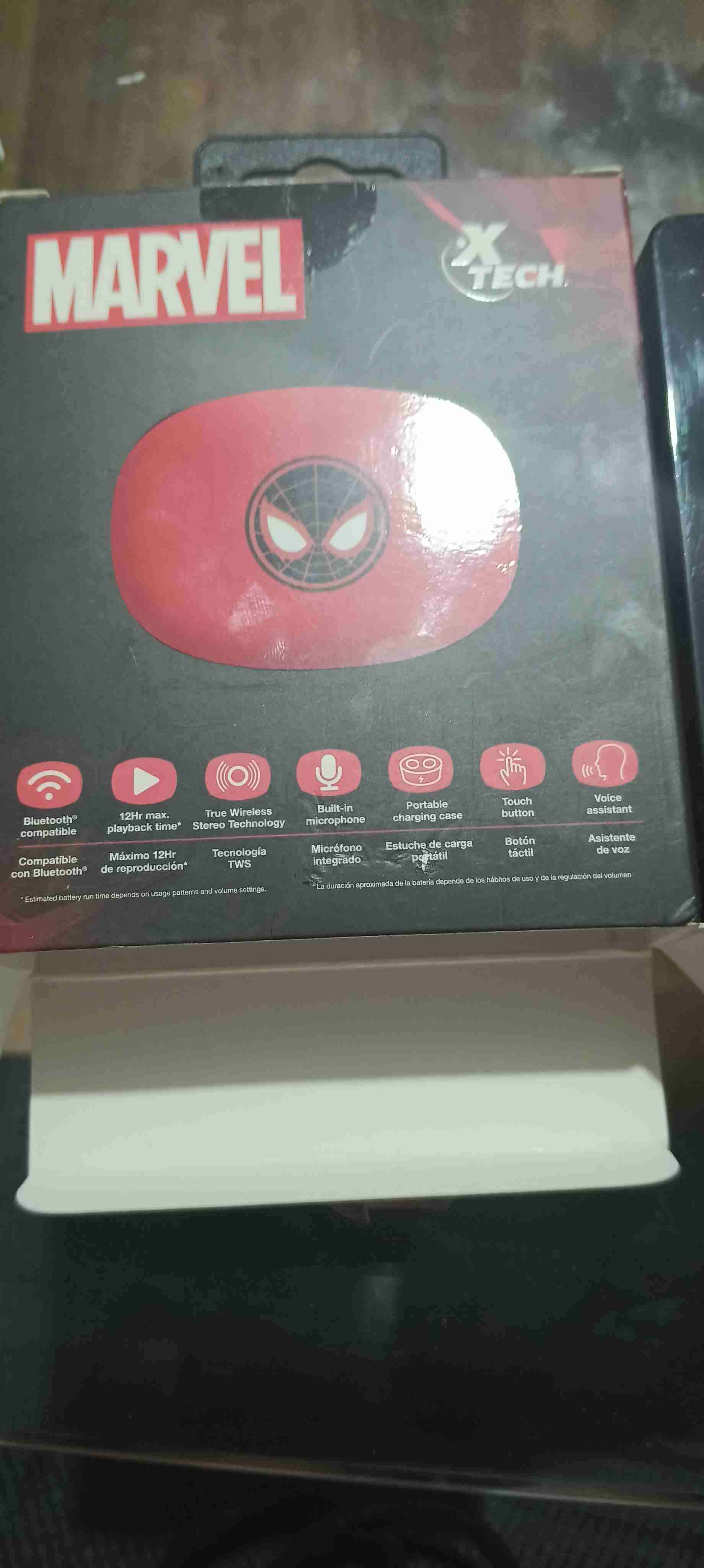 Audífonos inalámbricos rojos - miniatura 2