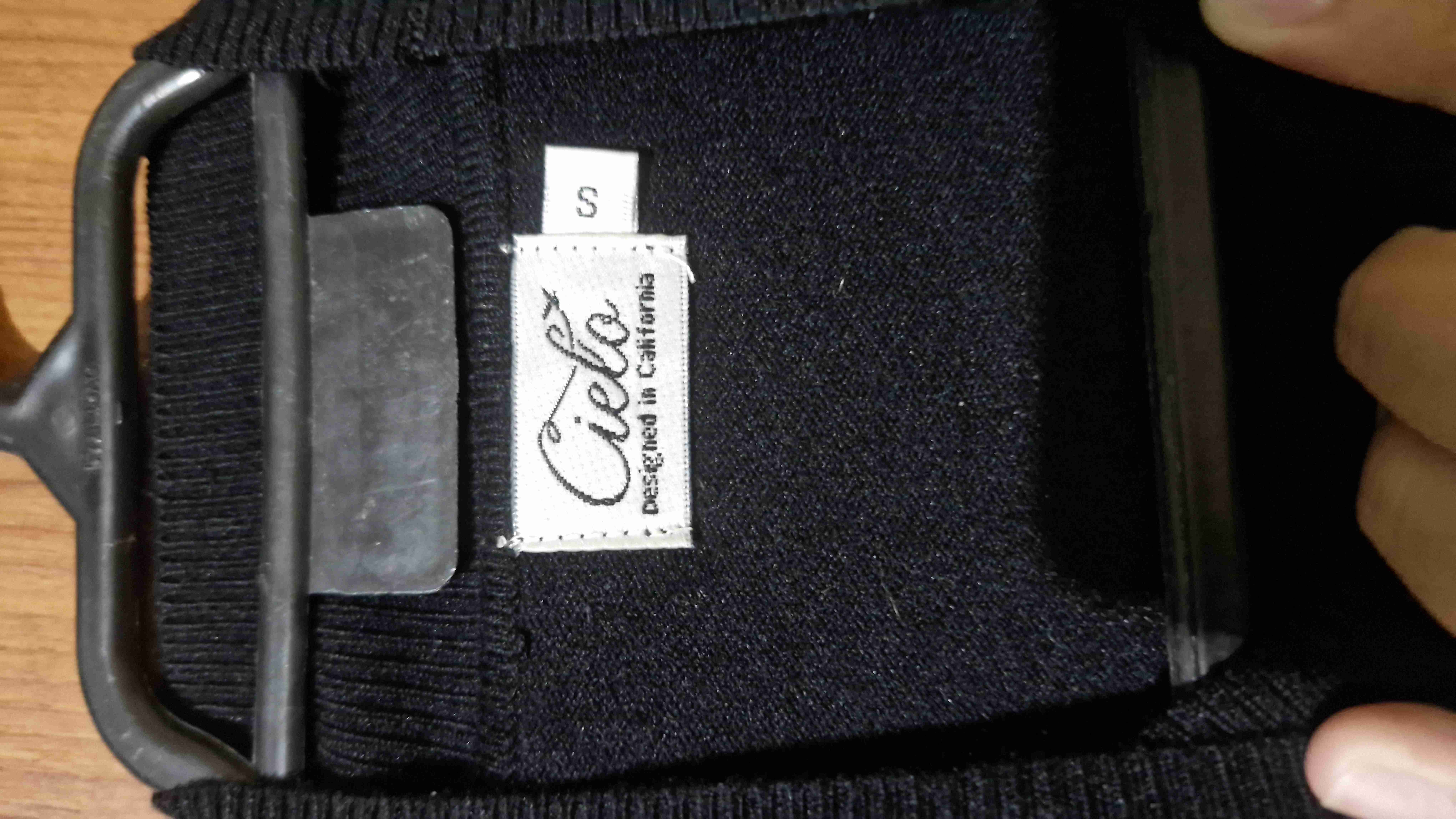 Suéter negro de lana - miniatura 3