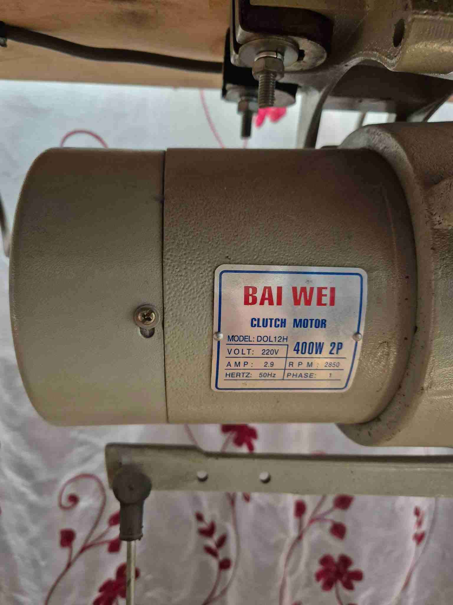 Máquina de coser industrial Typical - miniatura 3