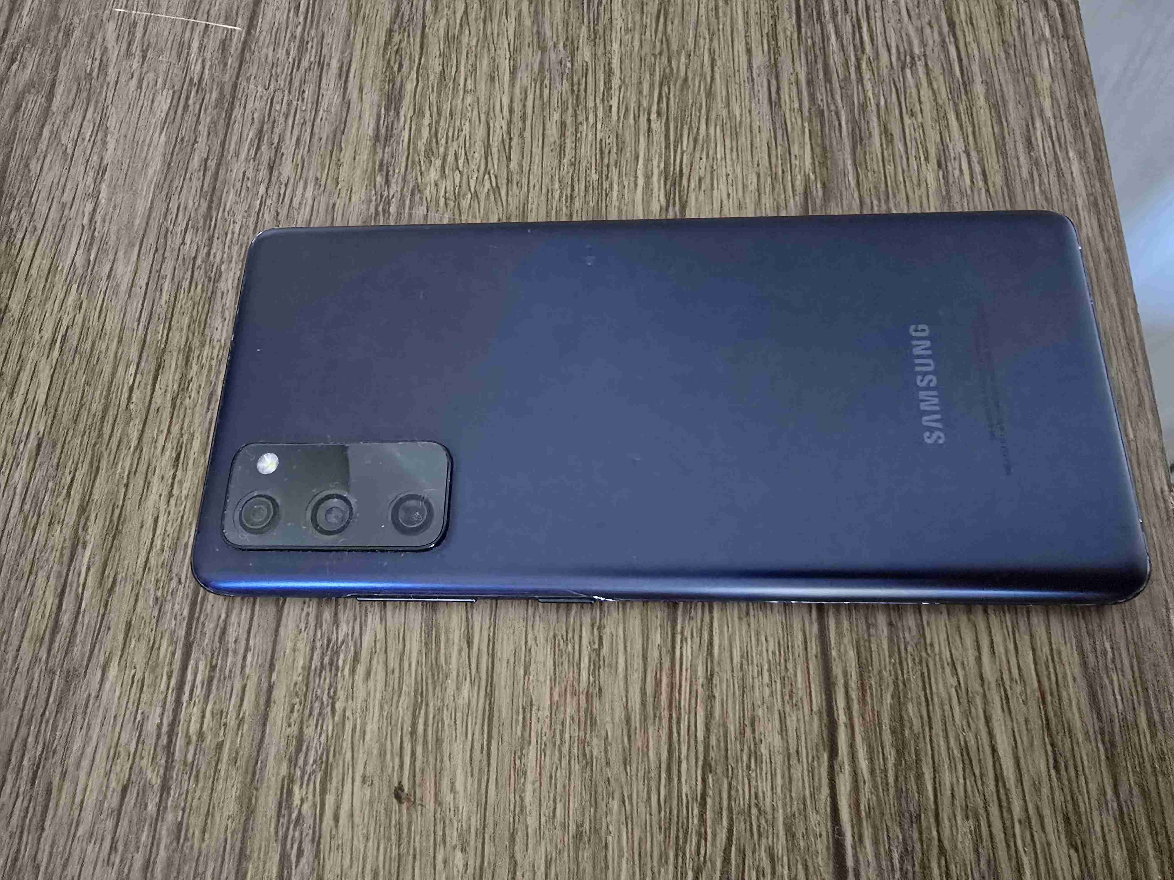 Samsung Galaxy S20 FE usado - miniatura 2