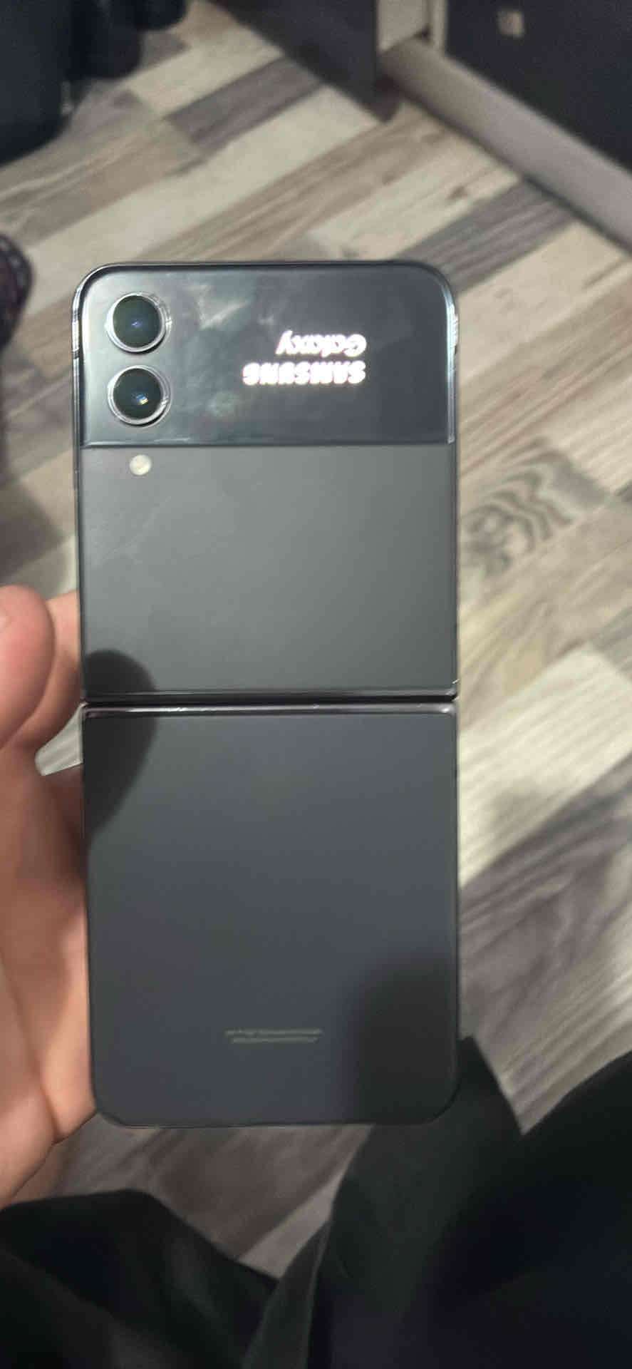 Zflip 3 para respuesto(pantalla principal mala) - miniatura 4