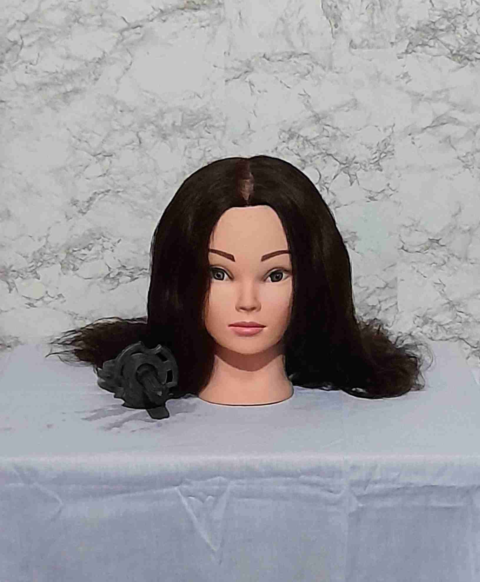 Cabeza de maniquí con cabello