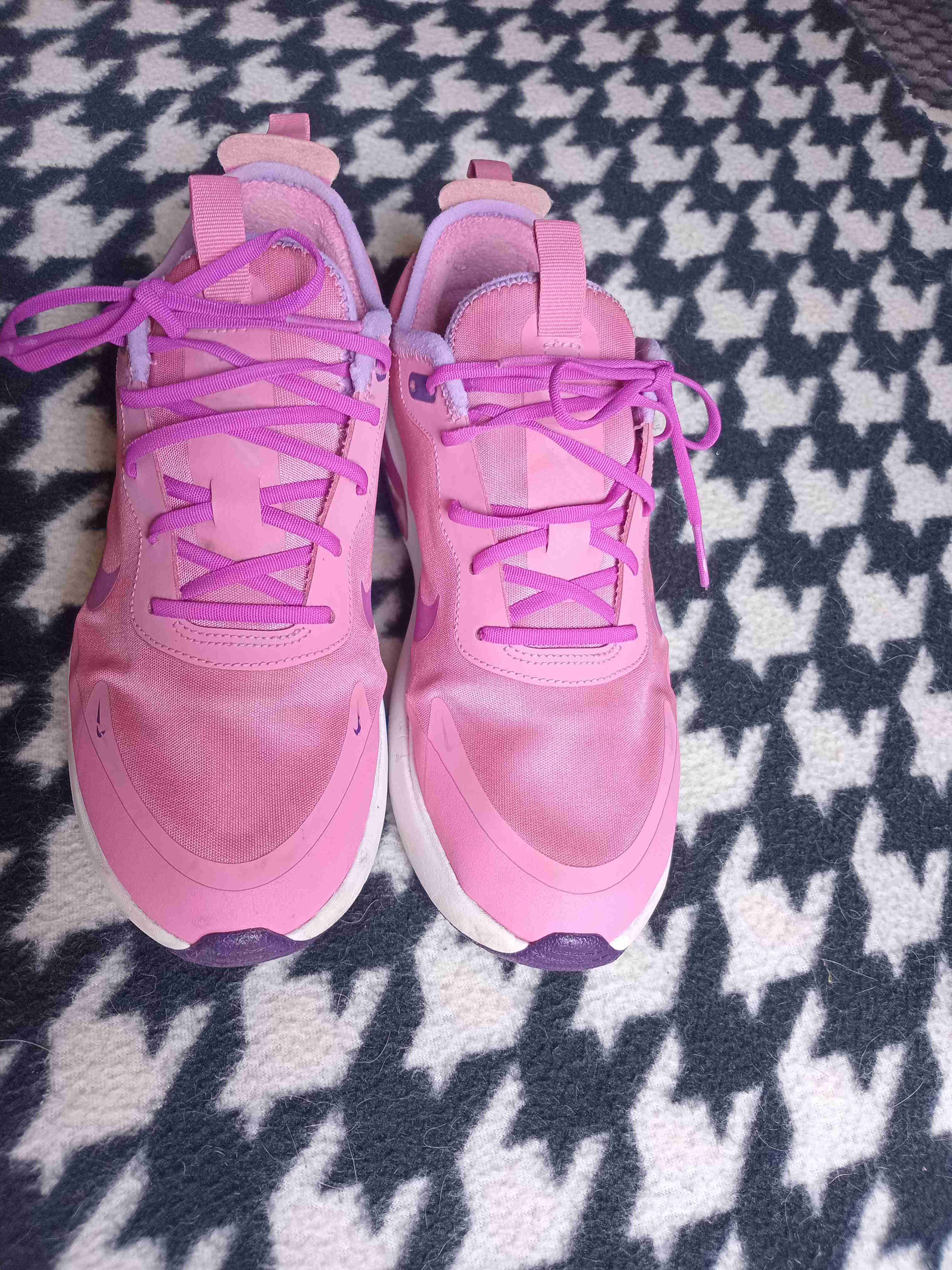 Zapatillas deportivas rosas nike originales - miniatura 3