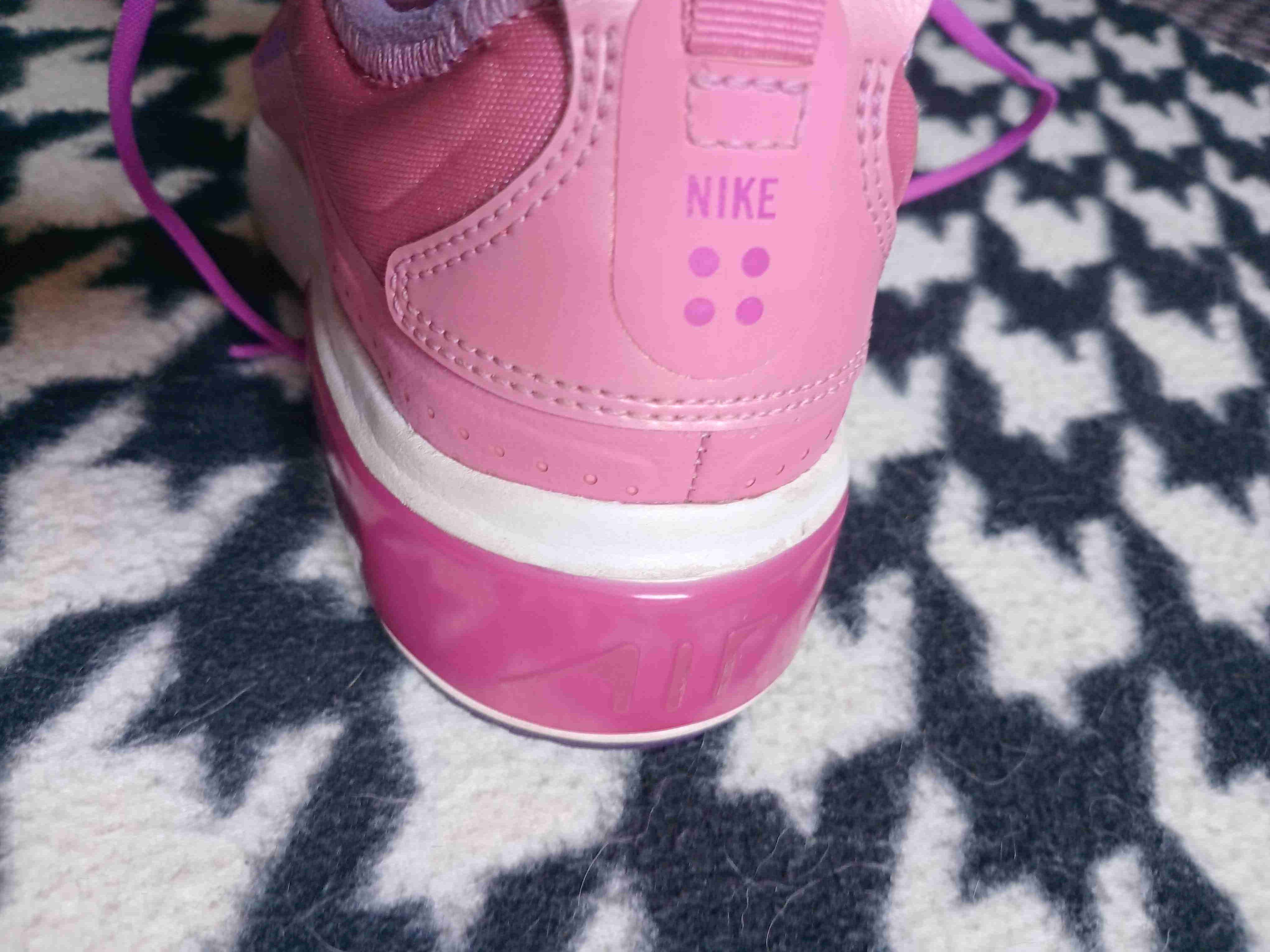 Zapatillas deportivas rosas nike originales - miniatura 4