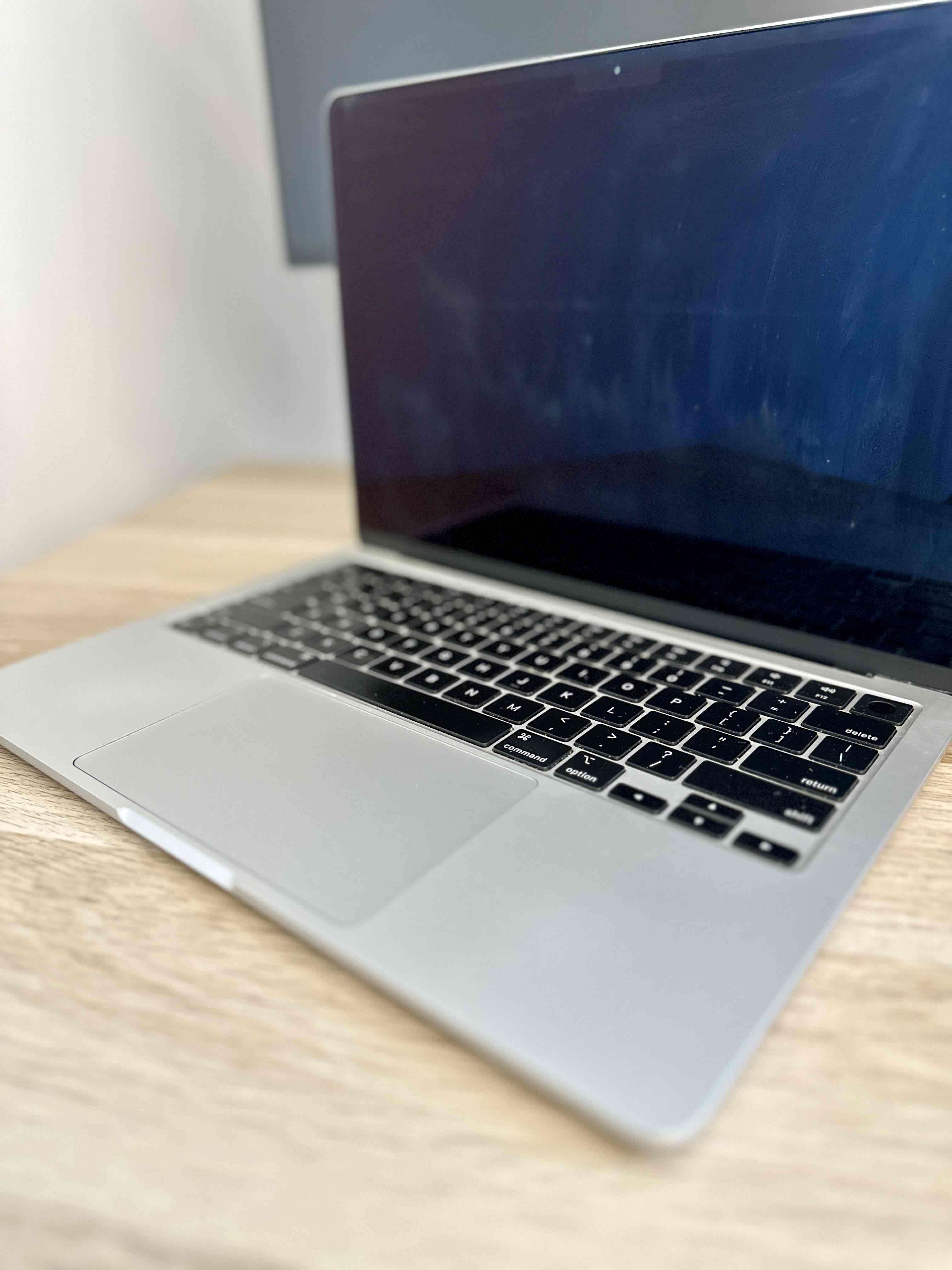 MacBook Air M2 13.6” 8GB 256GB - miniatura 5