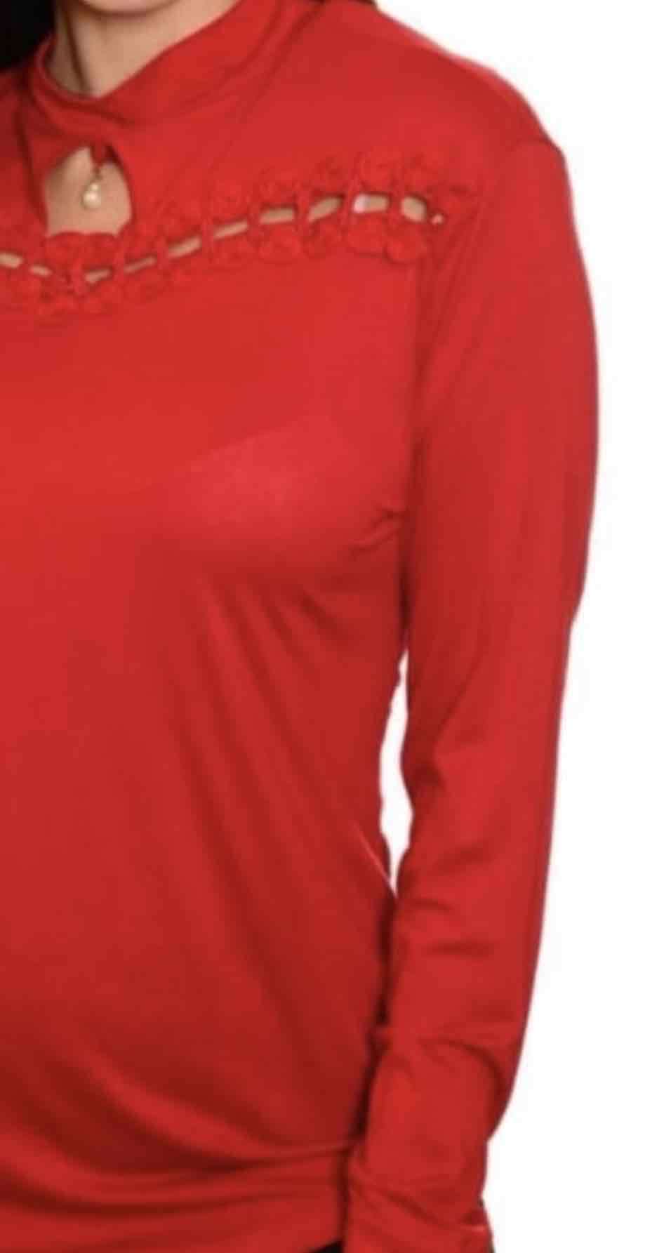 Poleras manga larga con diseño y cuello alto. - miniatura 2