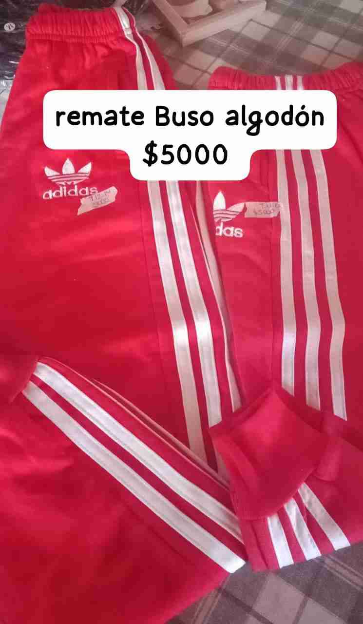 Shorts deportivos rojos niño - miniatura 2