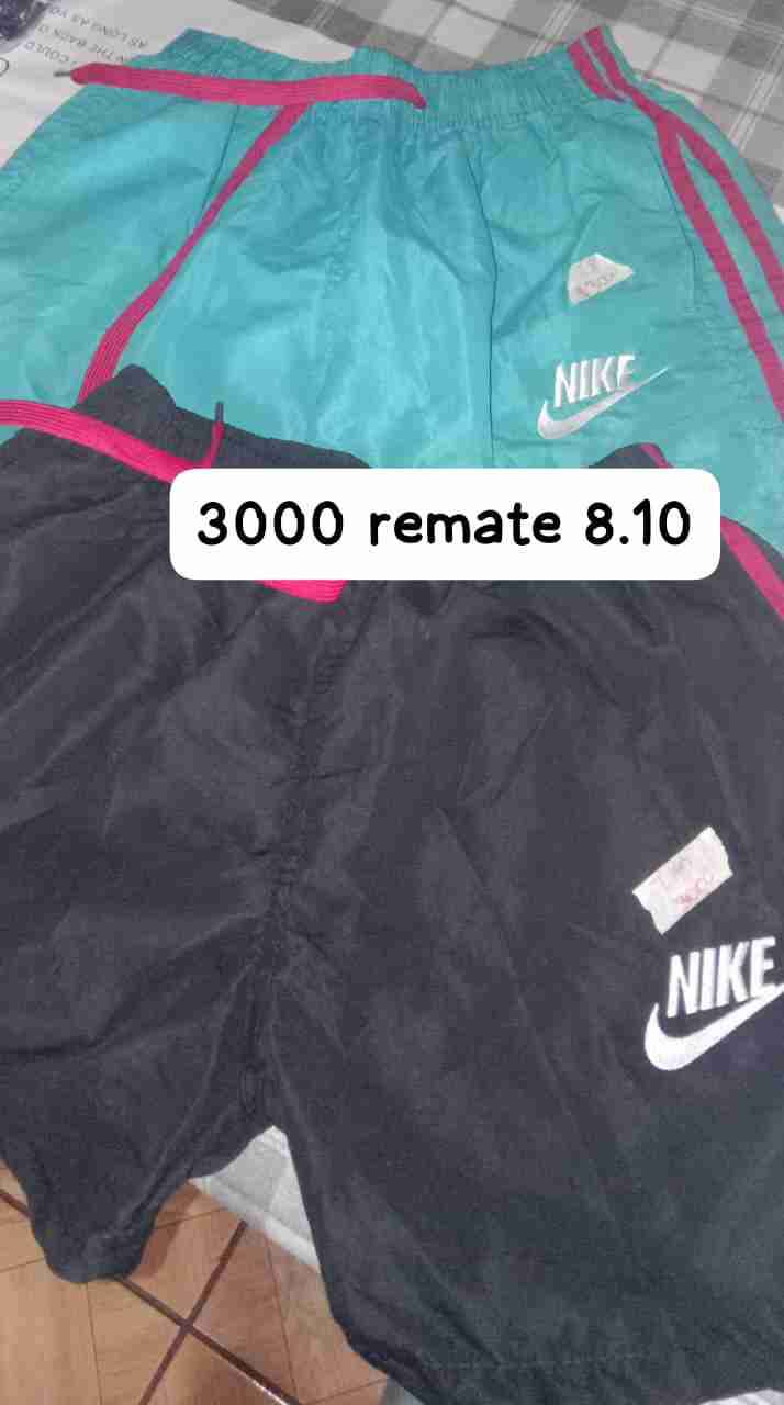 Shorts deportivos rojos niño - miniatura 3