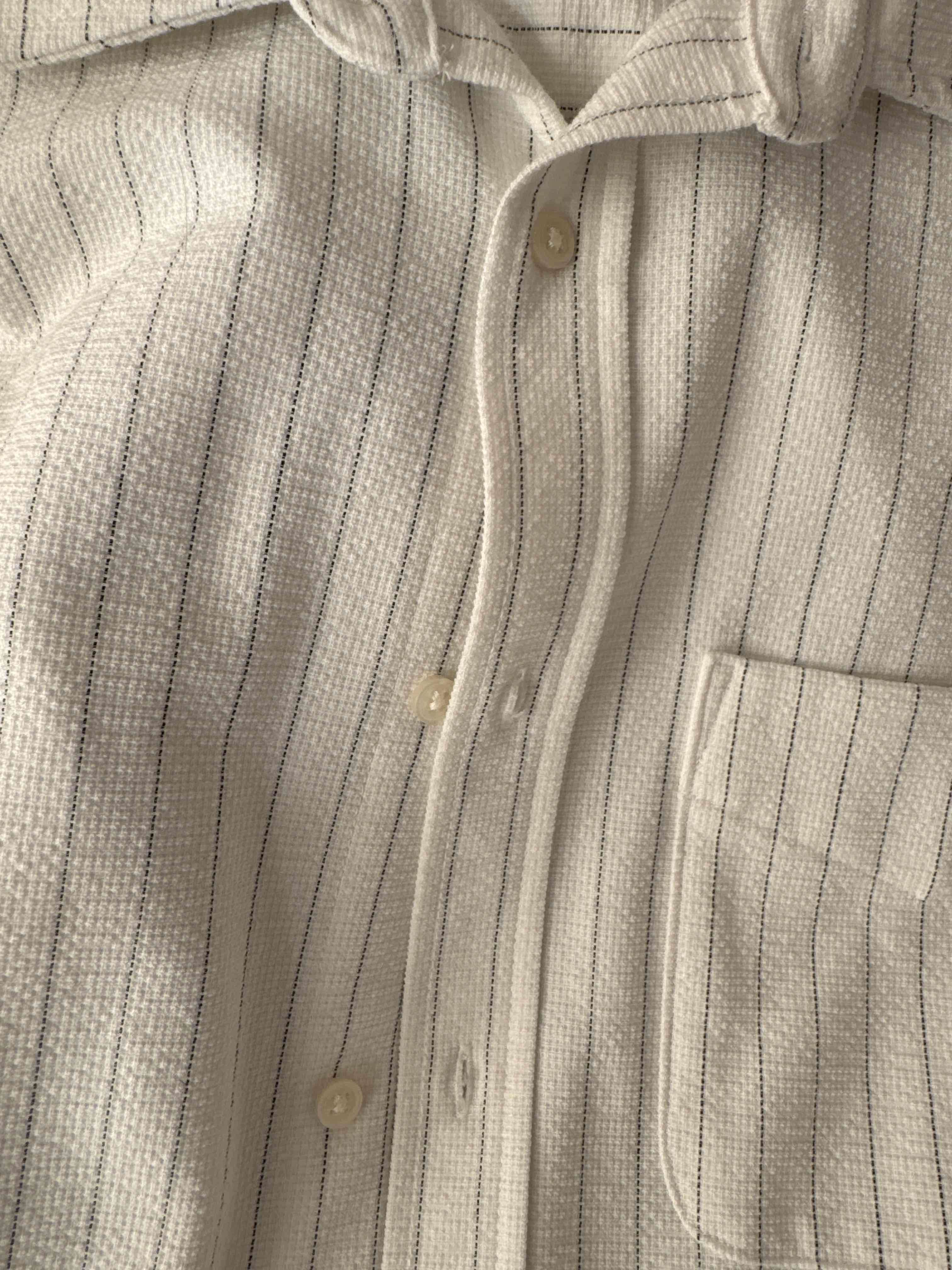 Camisa blanca de rayas - miniatura 4