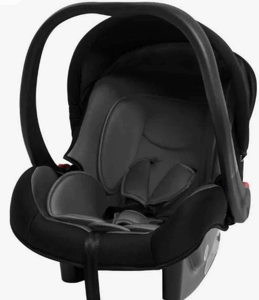 Silla de auto para bebé negra