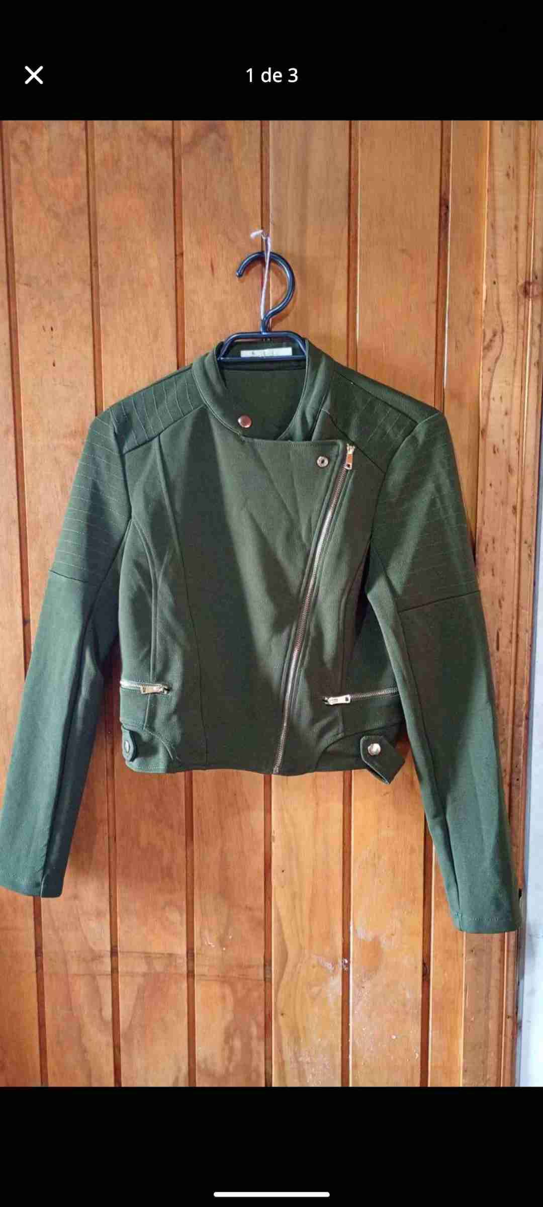 Chaqueta verde estilo biker