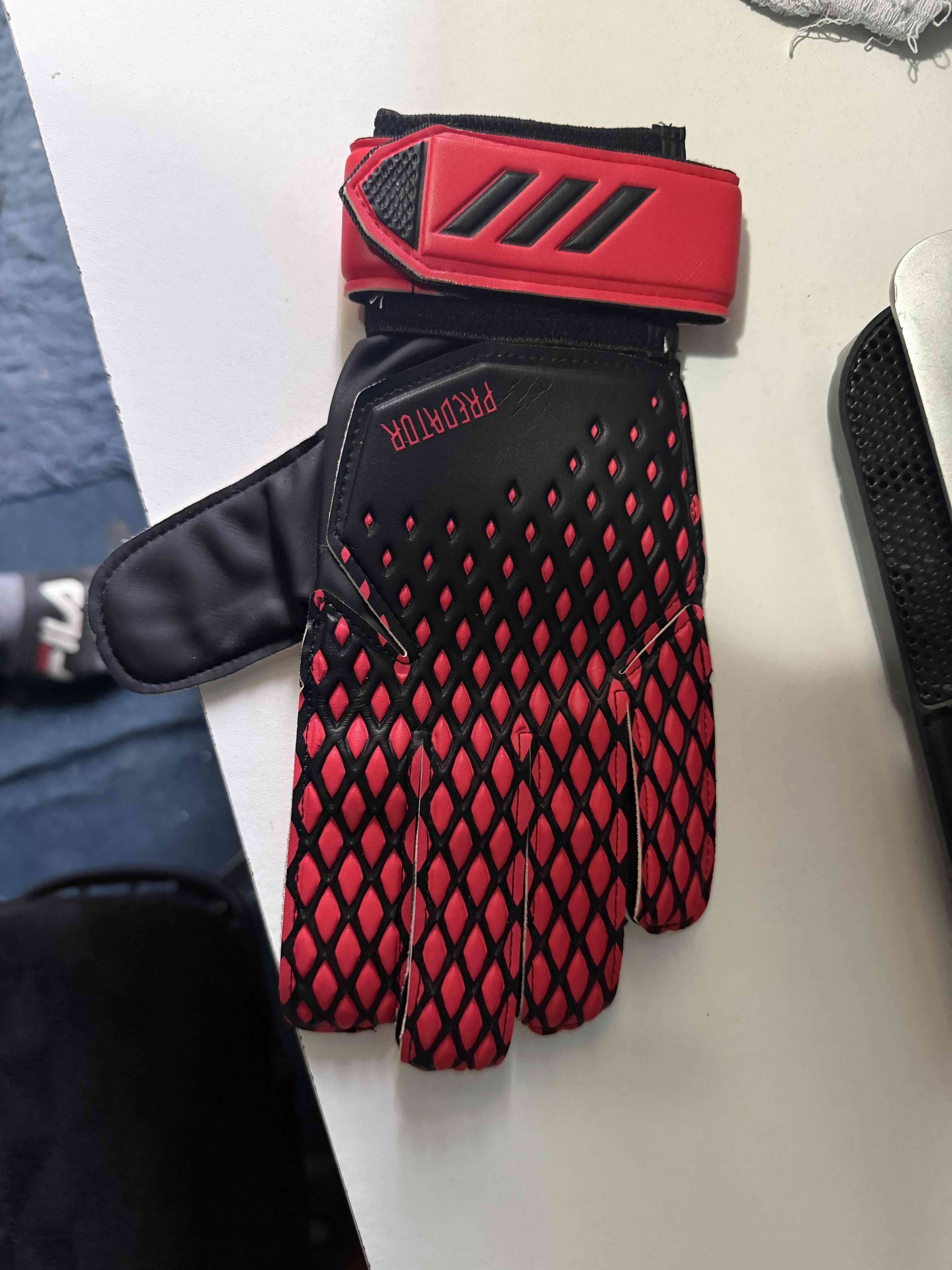 Guantes de portero Predator rojos ADIDAS