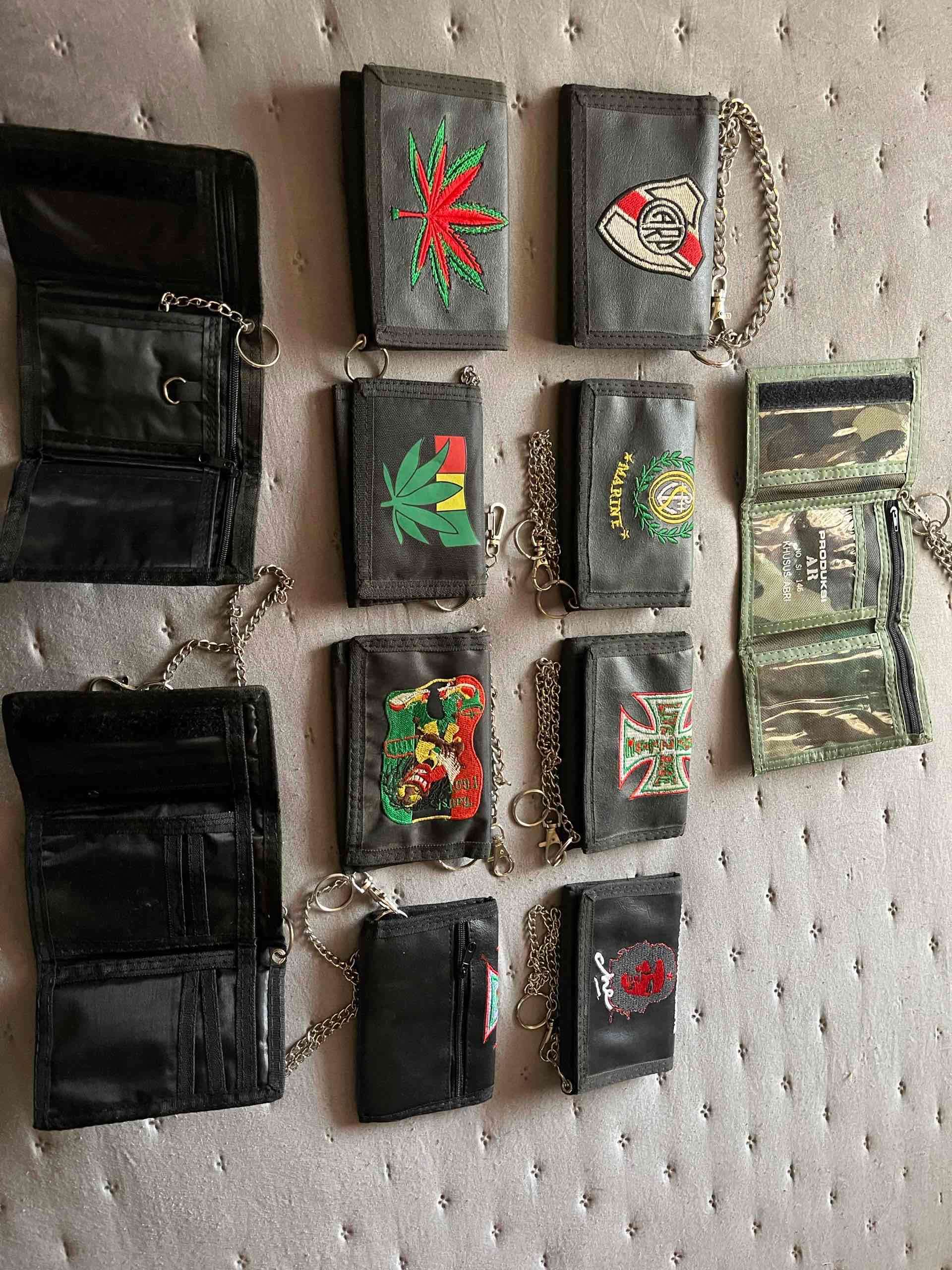 Billeteras con diseños variados