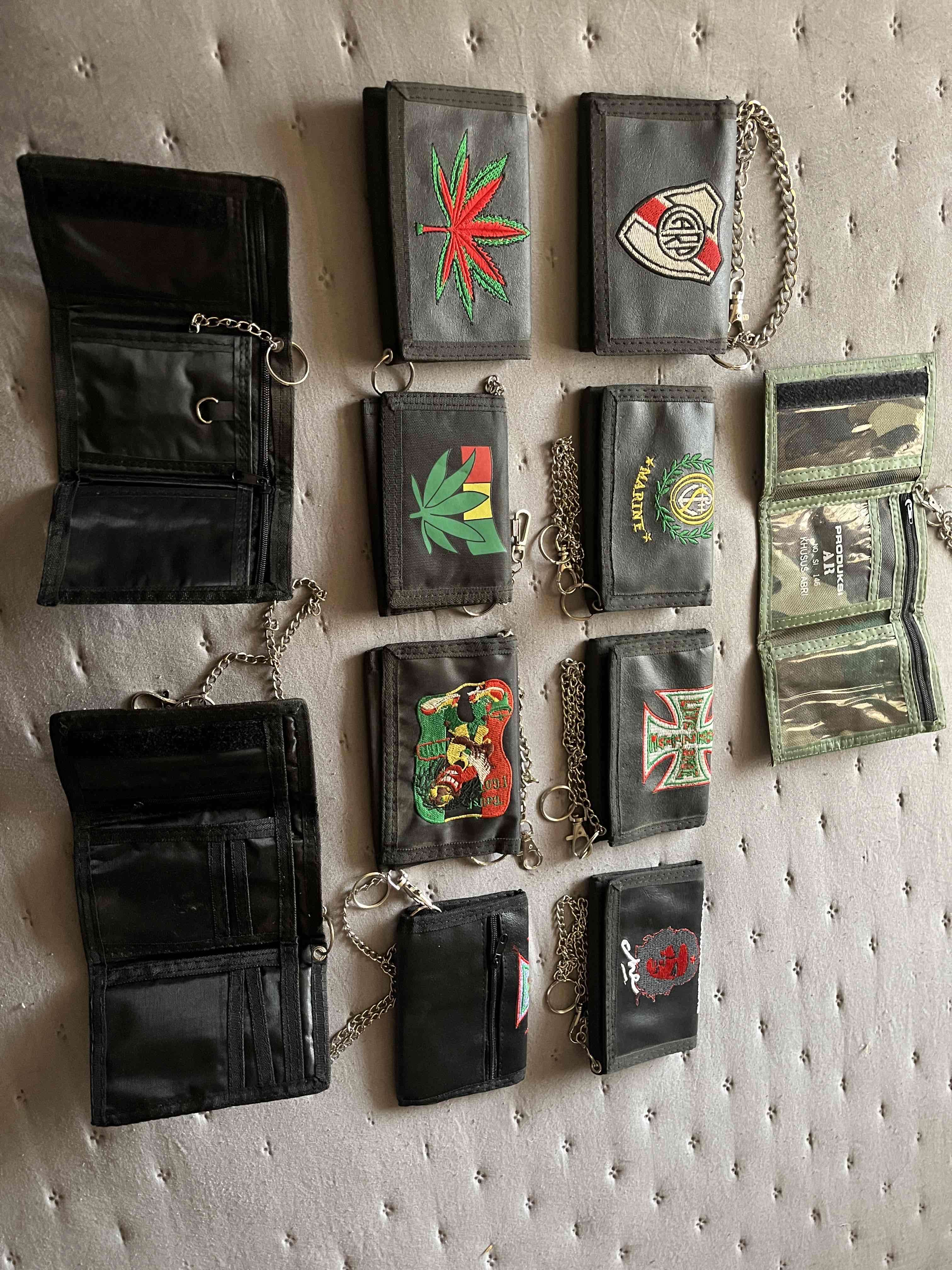 Billeteras con diseños variados - miniatura 2