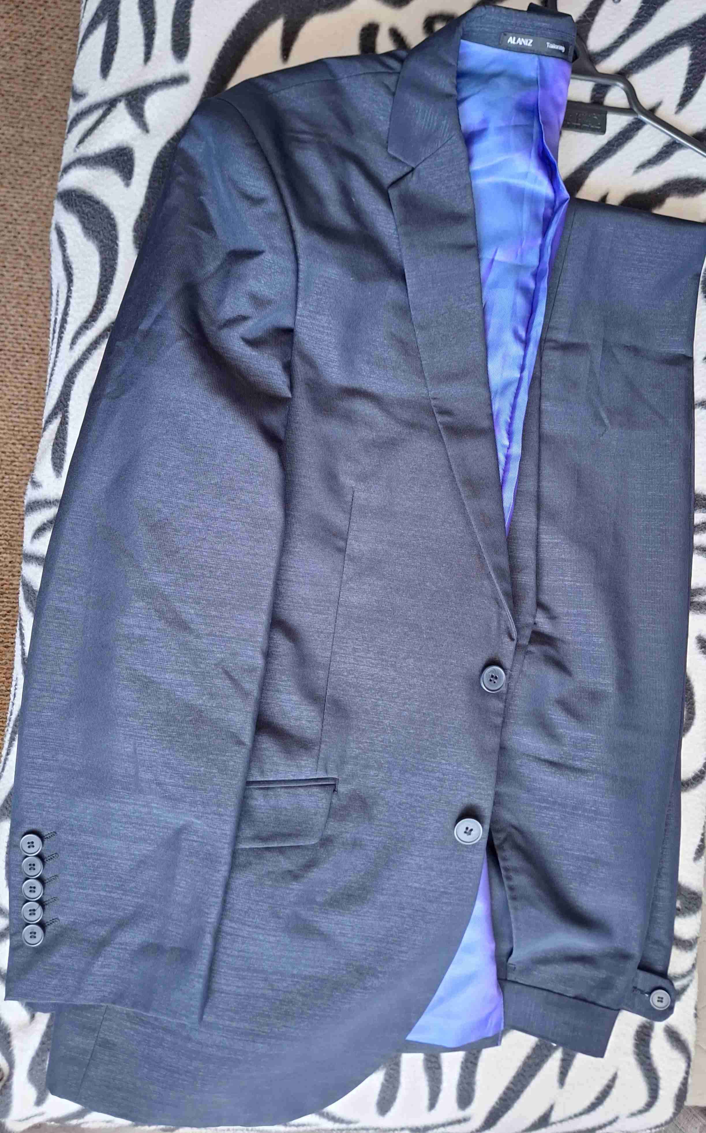 Terno con forro azul - miniatura 3