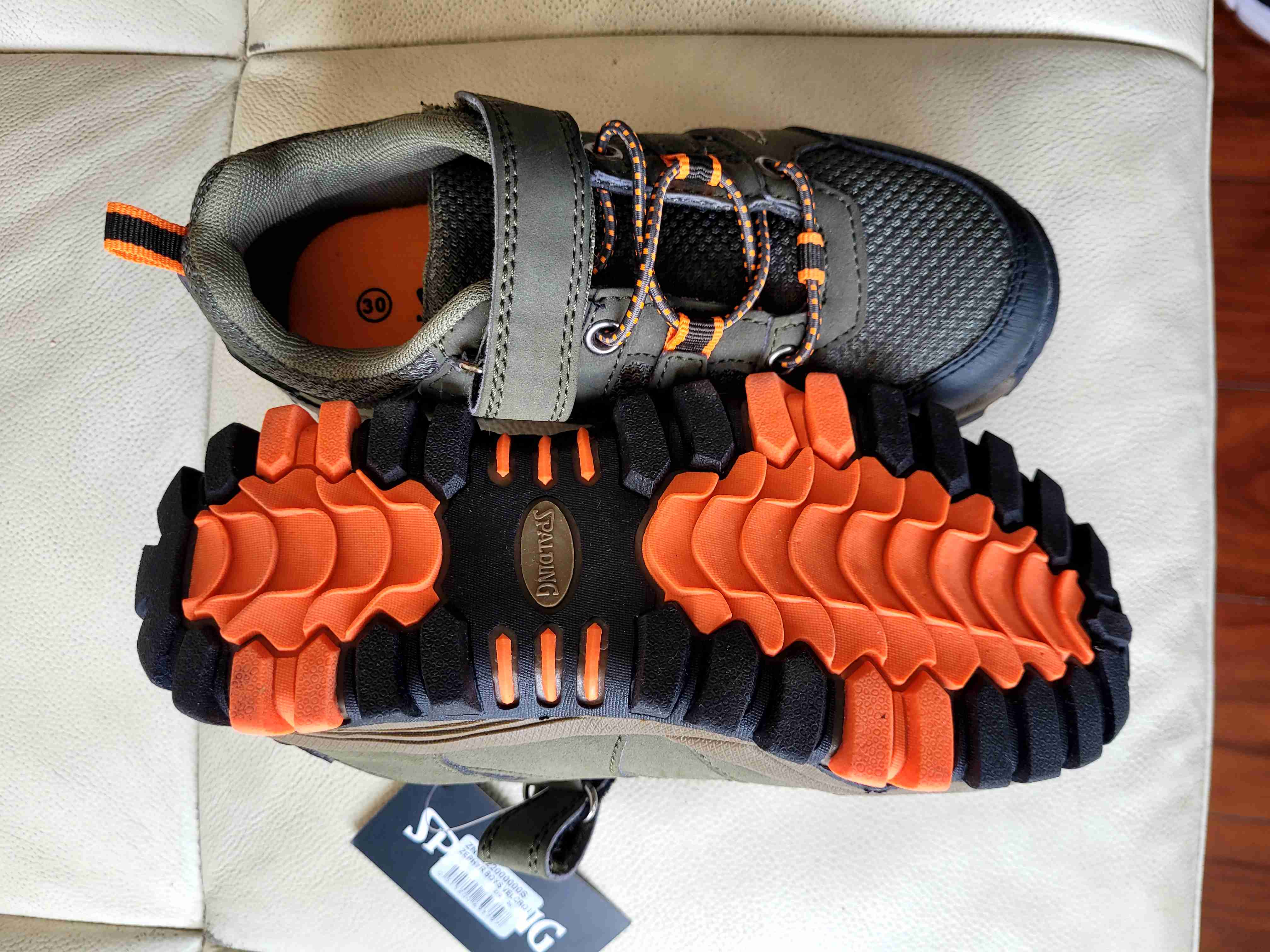 Zapatillas outdoor para niños Spalding. Numero 30. - miniatura 2