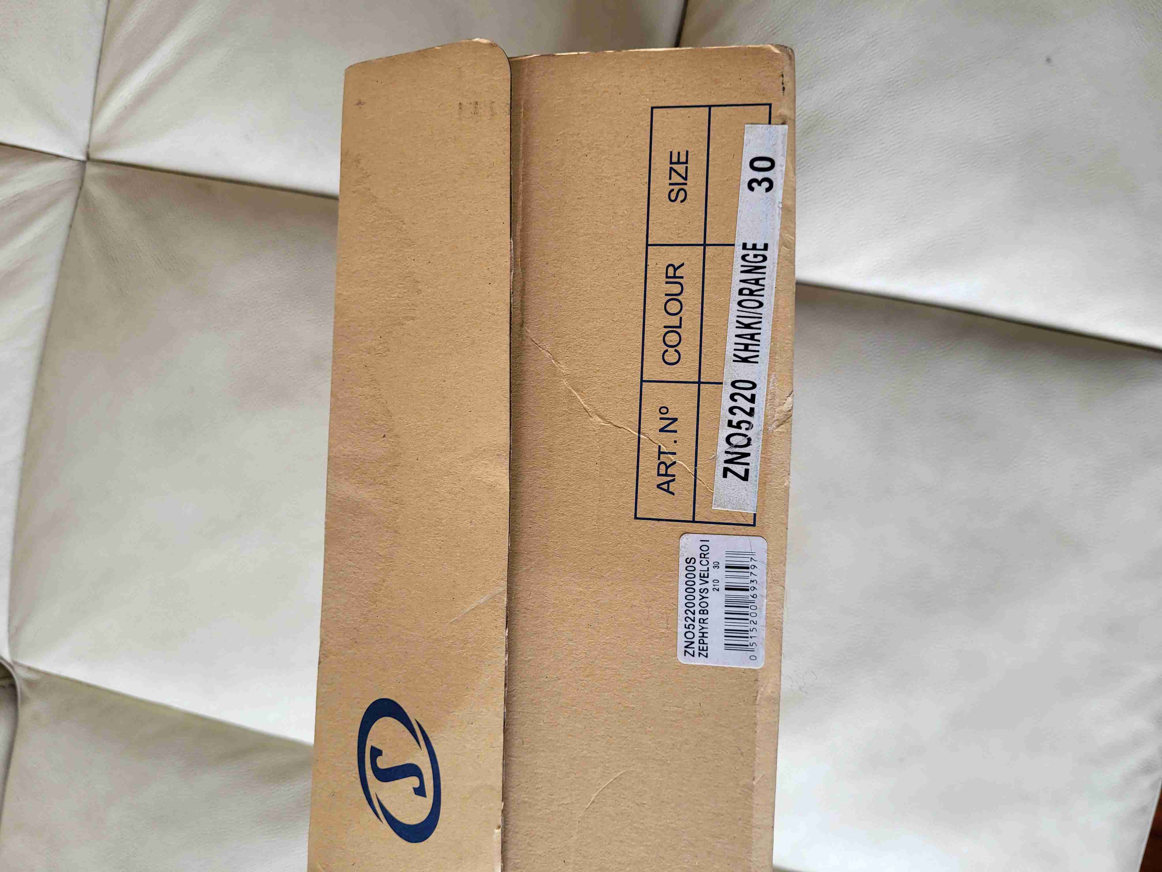 Zapatillas outdoor para niños Spalding. Numero 30. - miniatura 4