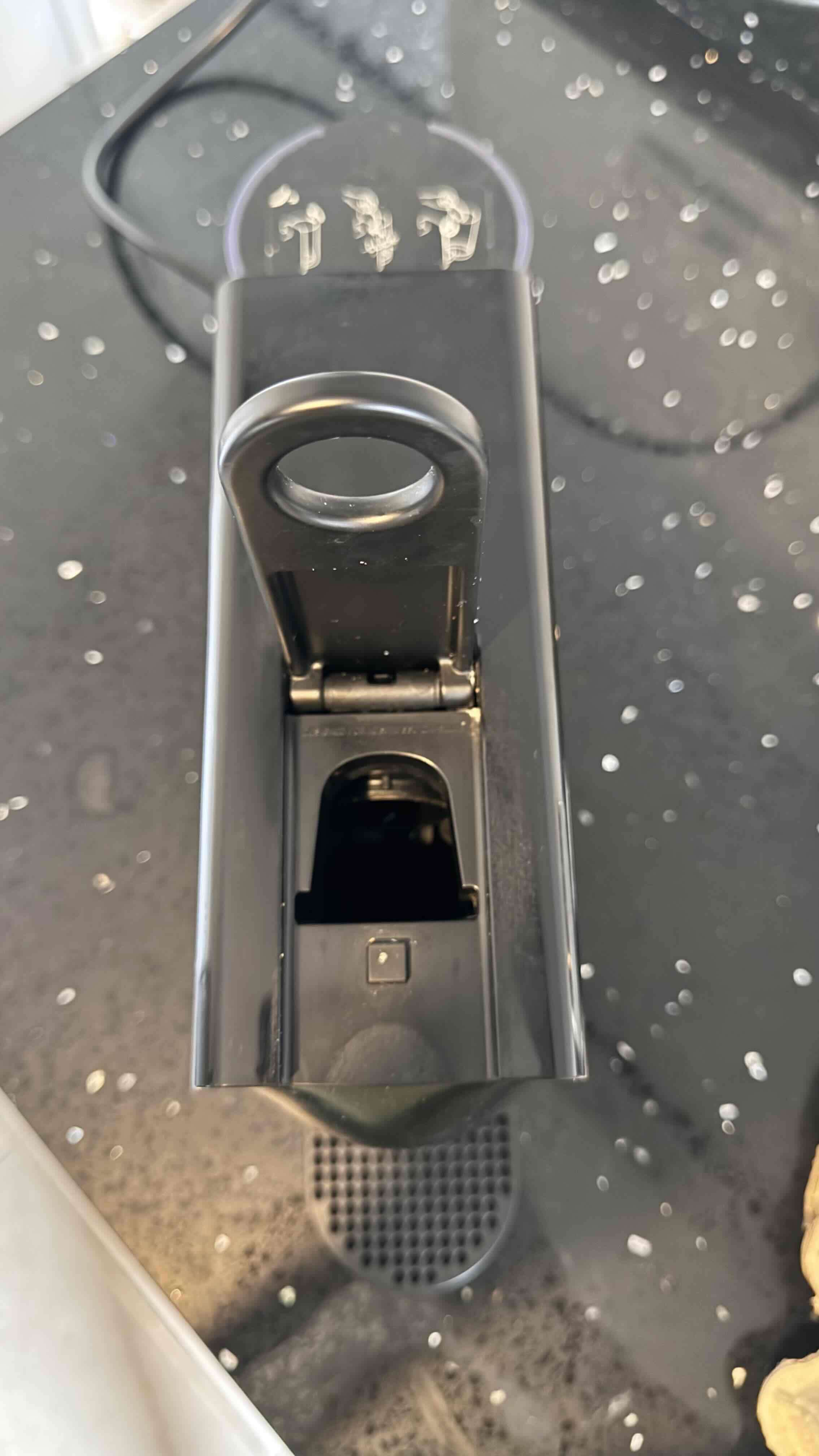 Cafetera Nespresso Essenza Mini - miniatura 2