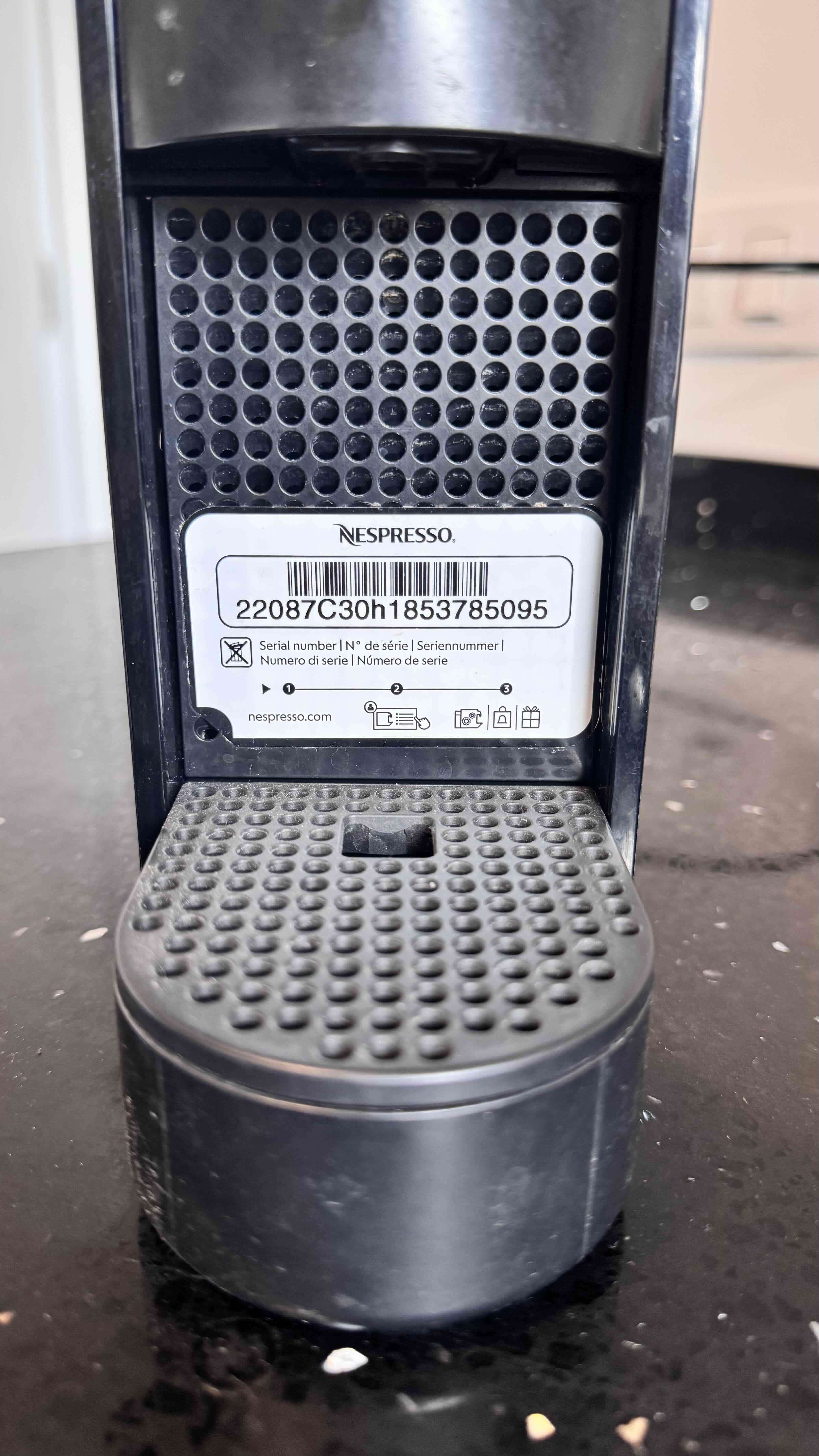 Cafetera Nespresso Essenza Mini - miniatura 3