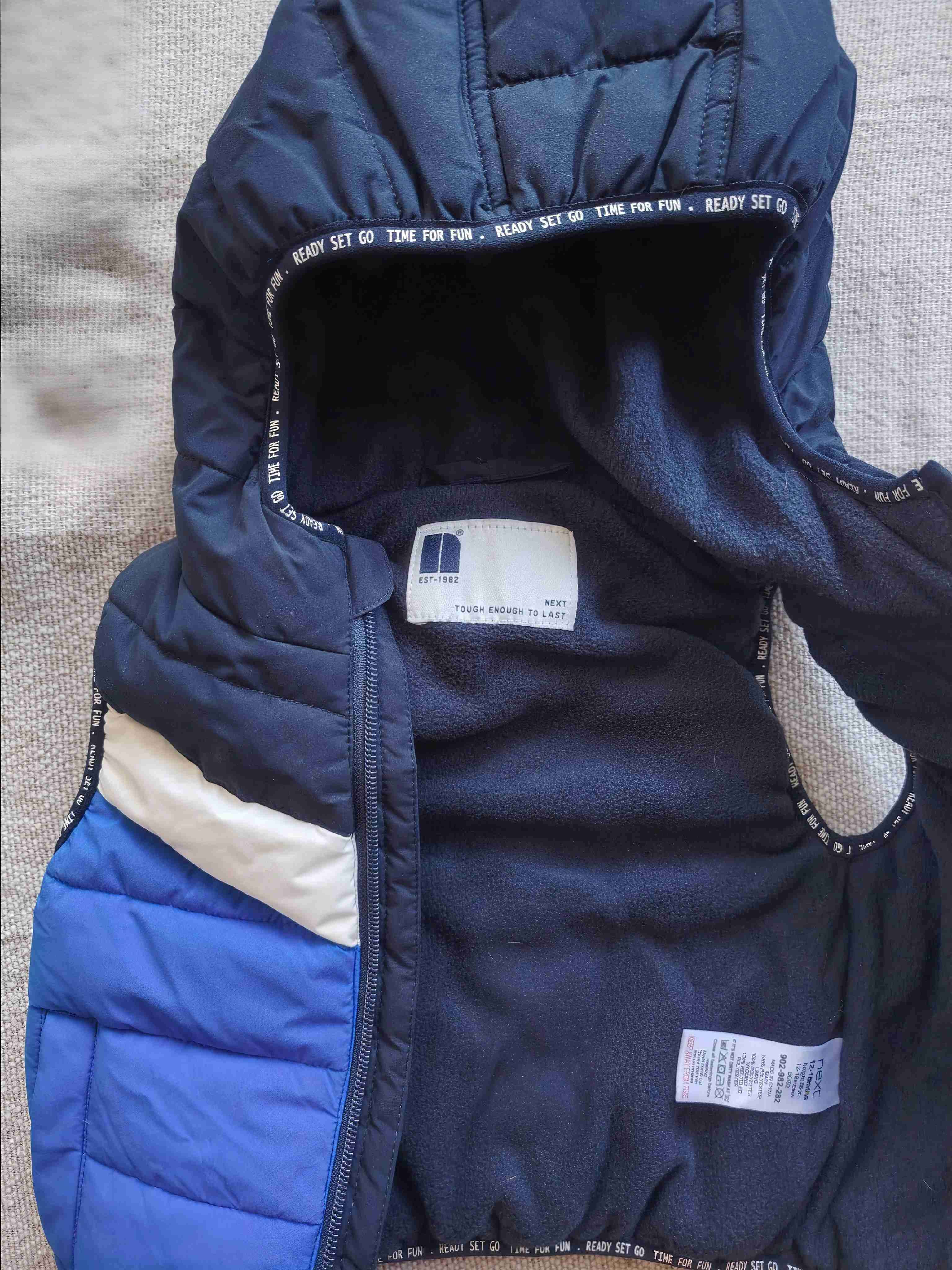 Chaleco infantil azul con capucha - miniatura 2