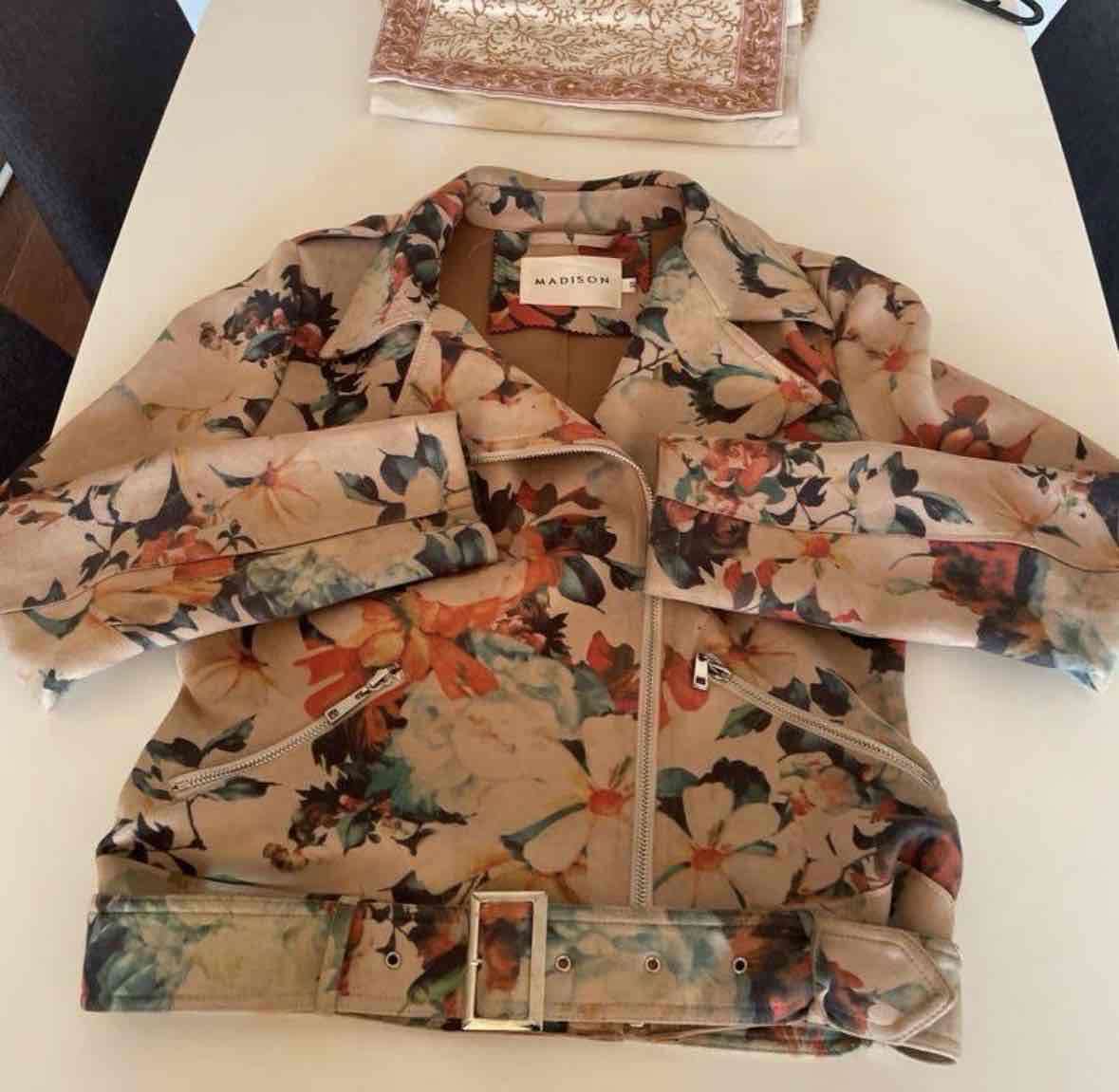 Chaqueta floral con cierre - miniatura 2