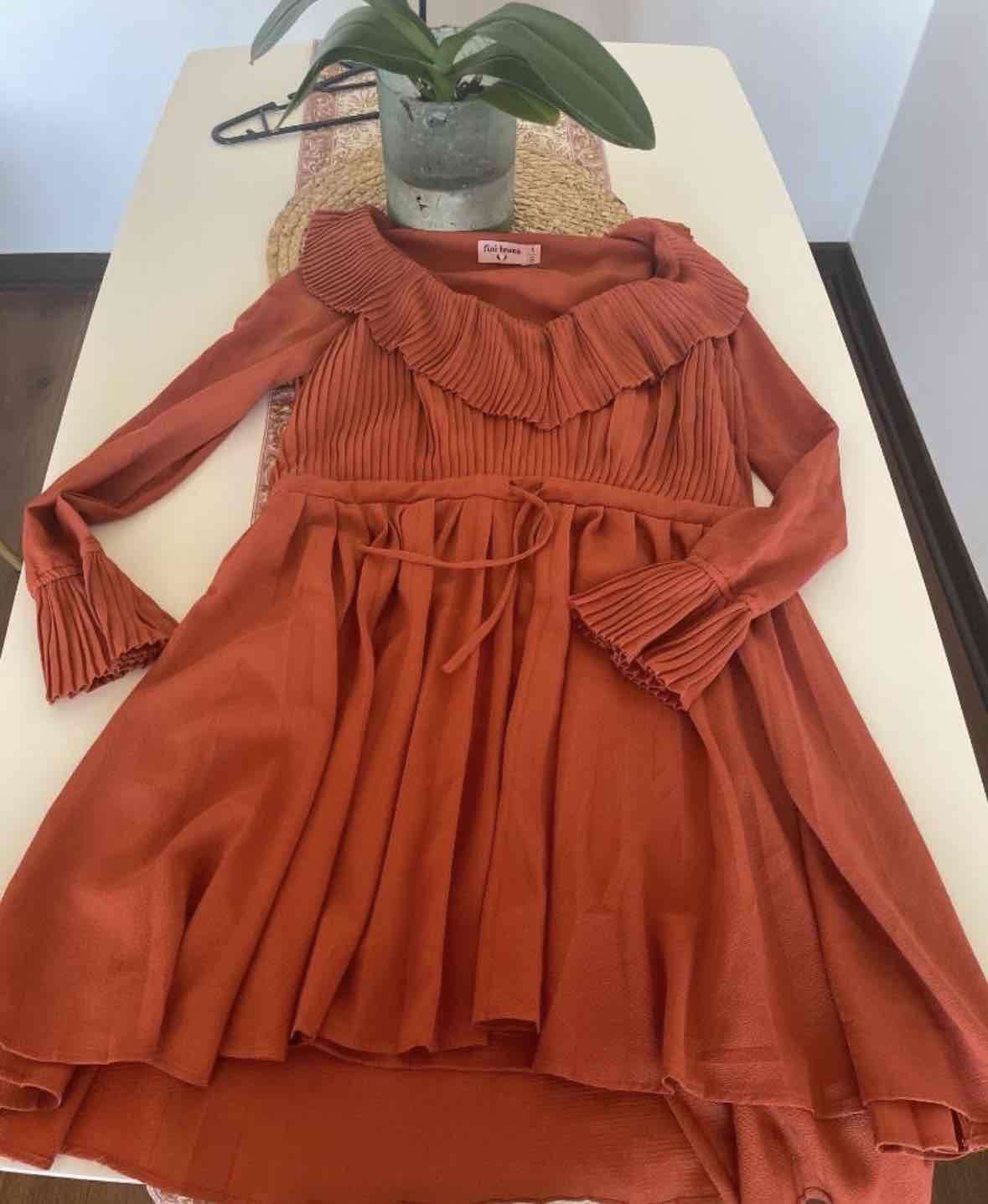 Vestido plisado naranja - miniatura 2