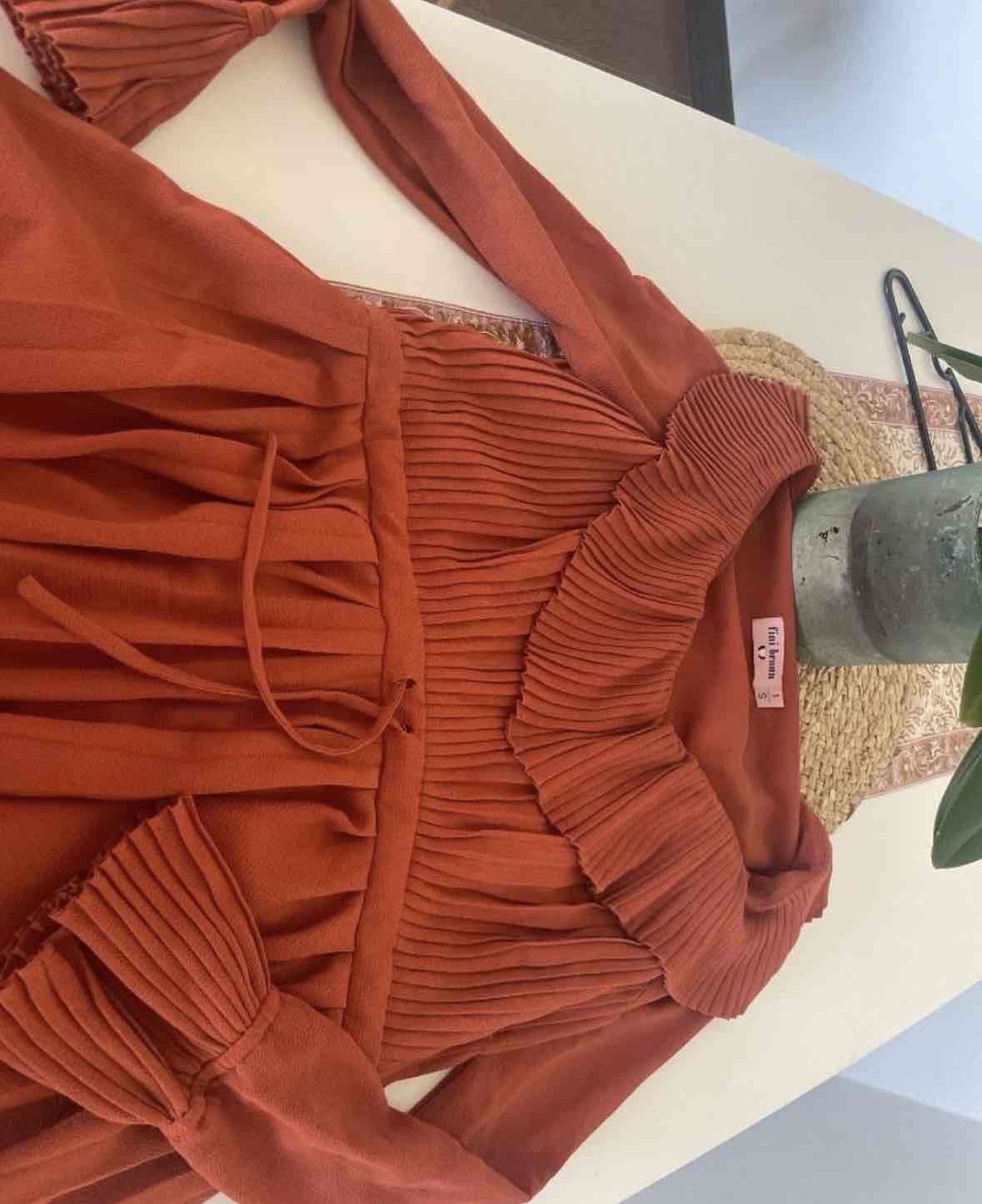 Vestido plisado naranja - miniatura 3