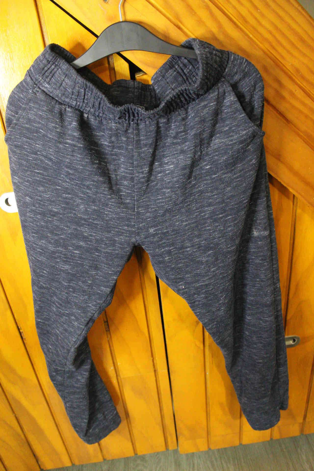 Pantalones deportivos azul oscuro