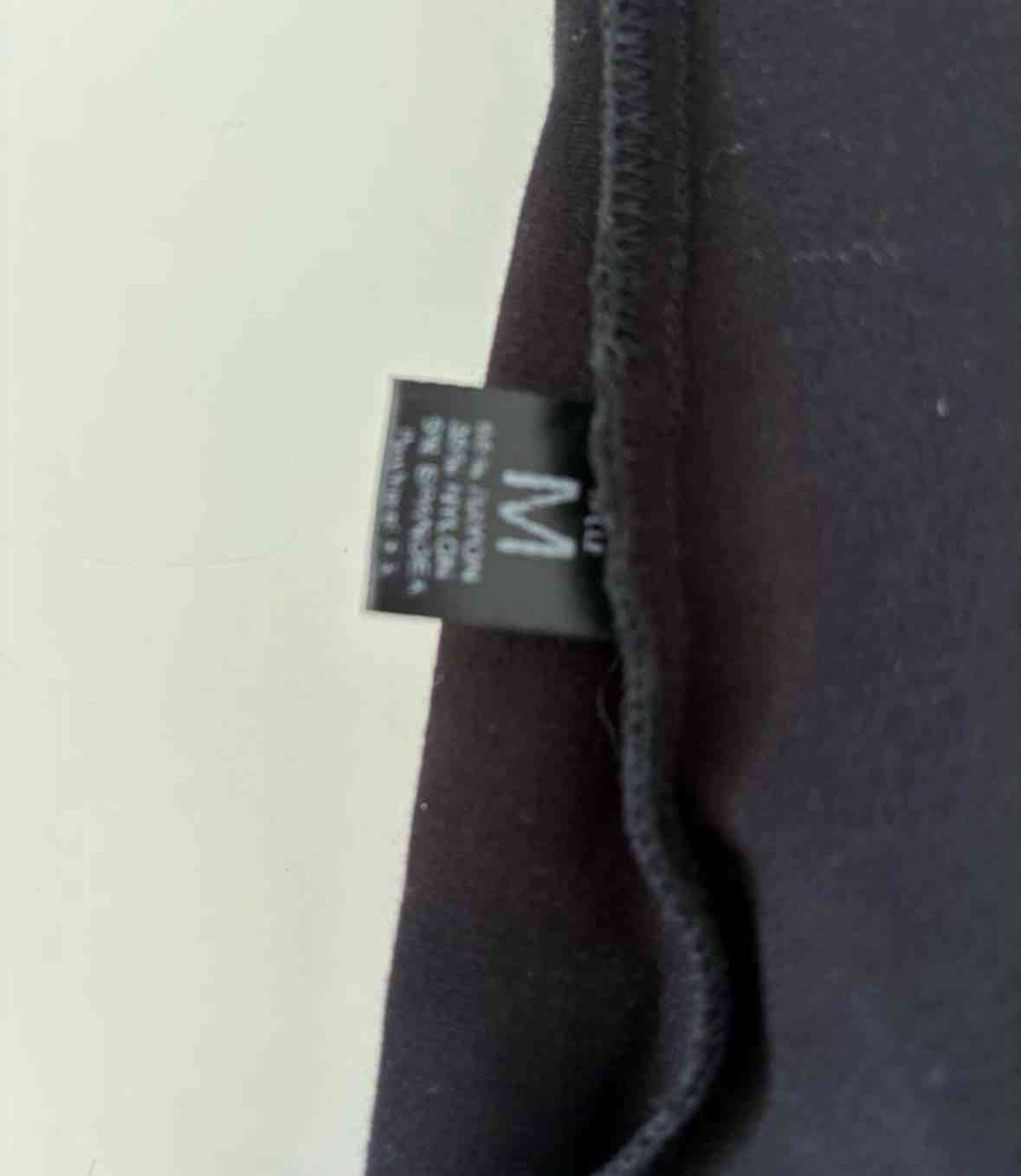 Vestido  negra con mangas abullonadas - miniatura 3