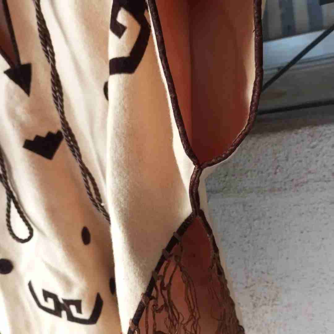 Poncho beige con diseño étnico - miniatura 3