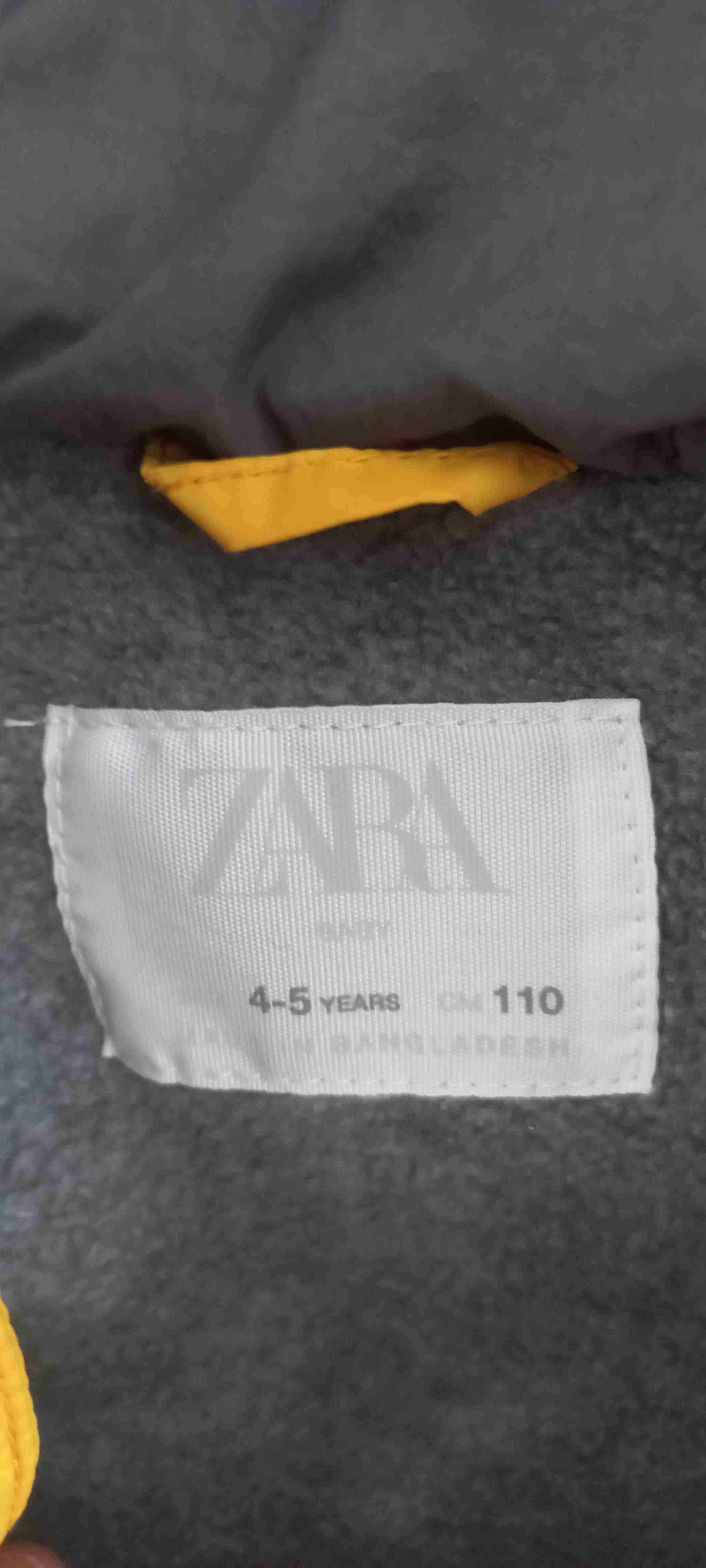 Chaleco acolchado amarillo - miniatura 2