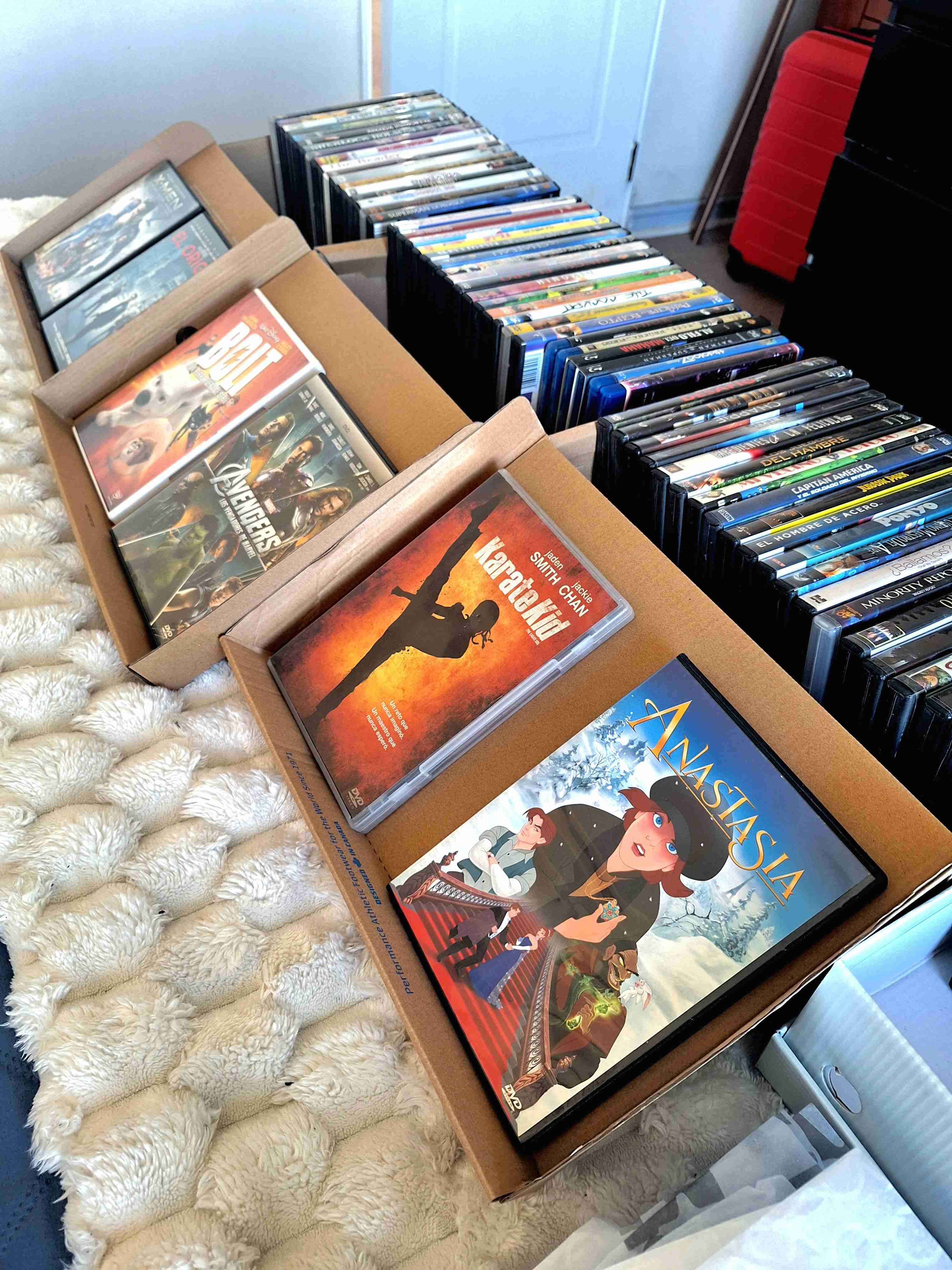 Colección de DVDs, VHS y Blue Ray varios títulos