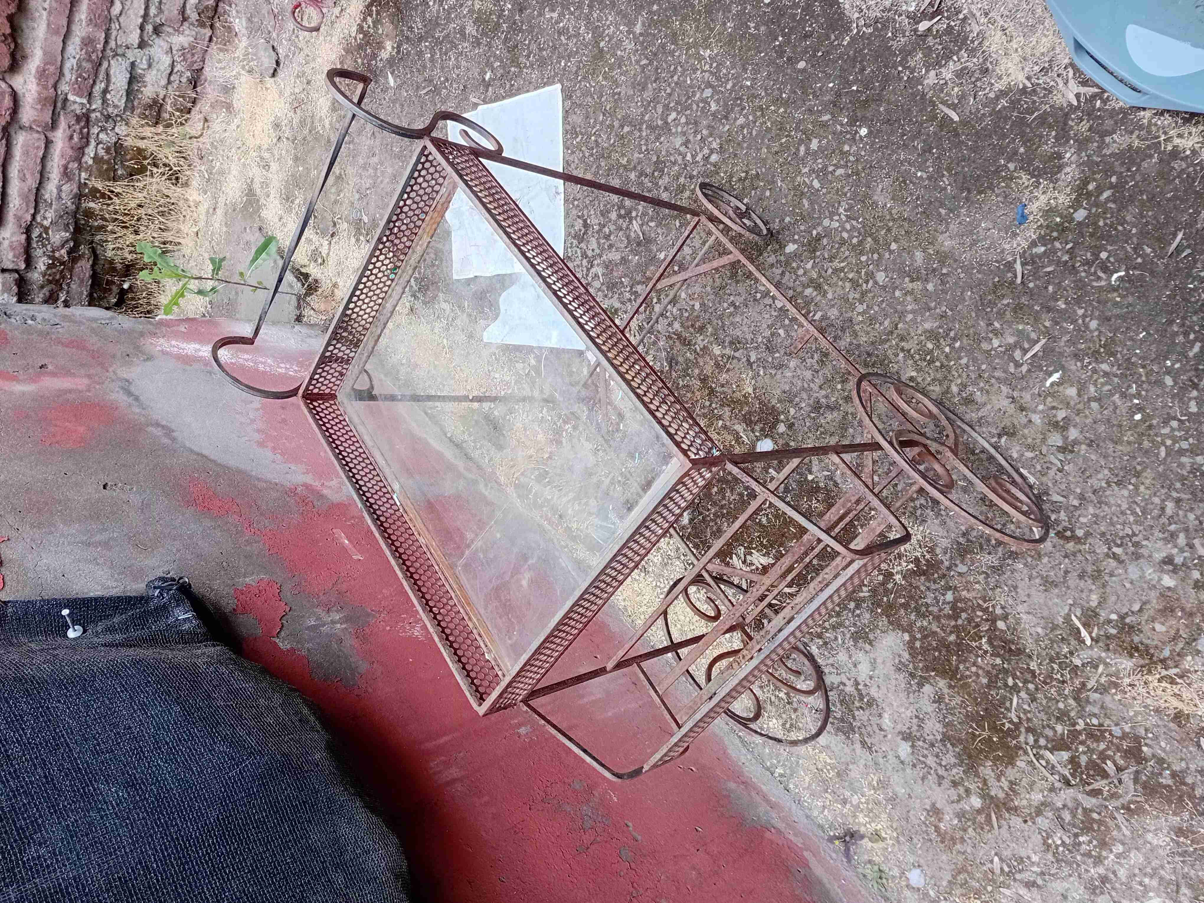 Carro bar de metal con vidrio - miniatura 2