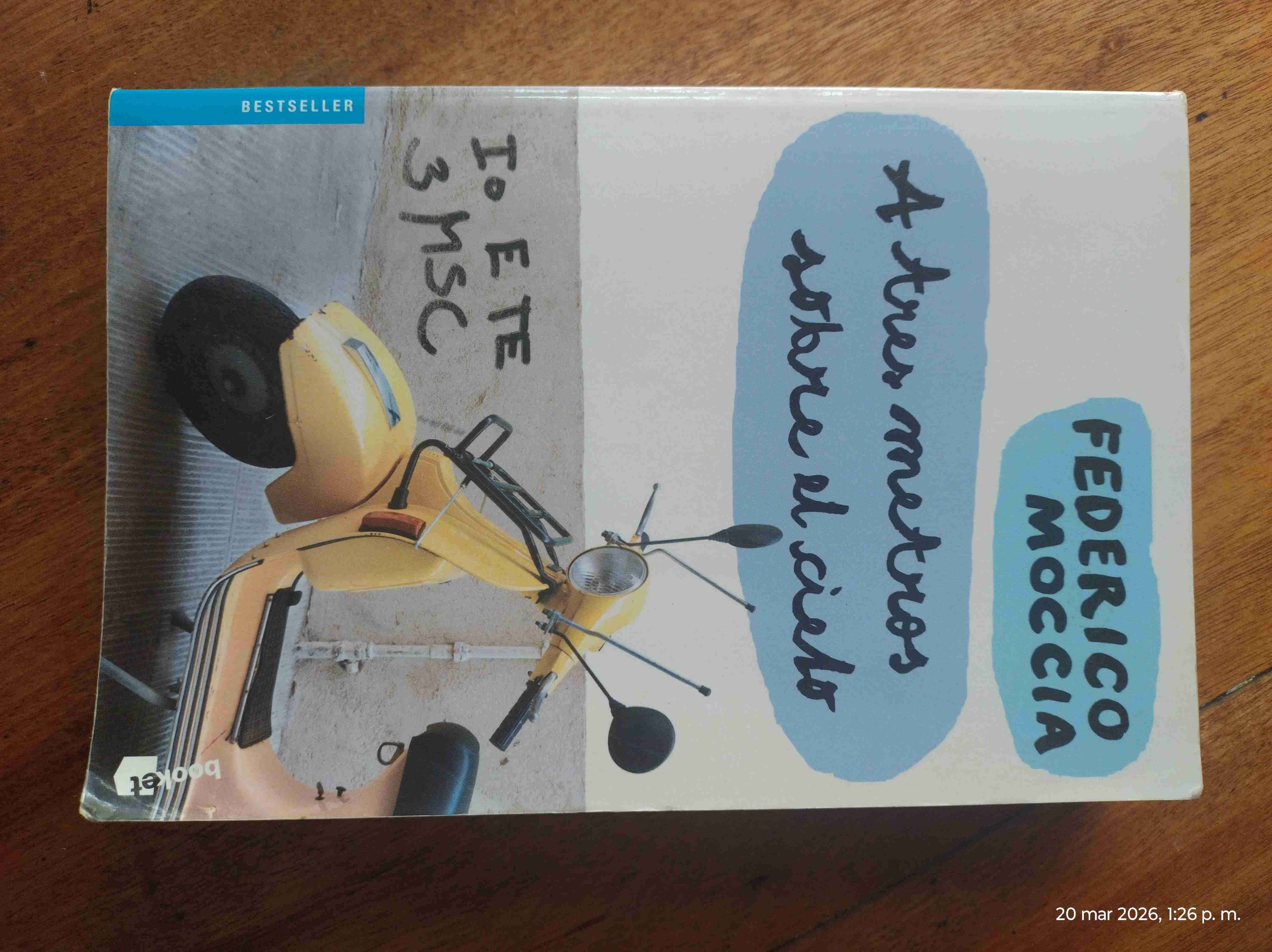 Libro 'A tres metros sobre el cielo'