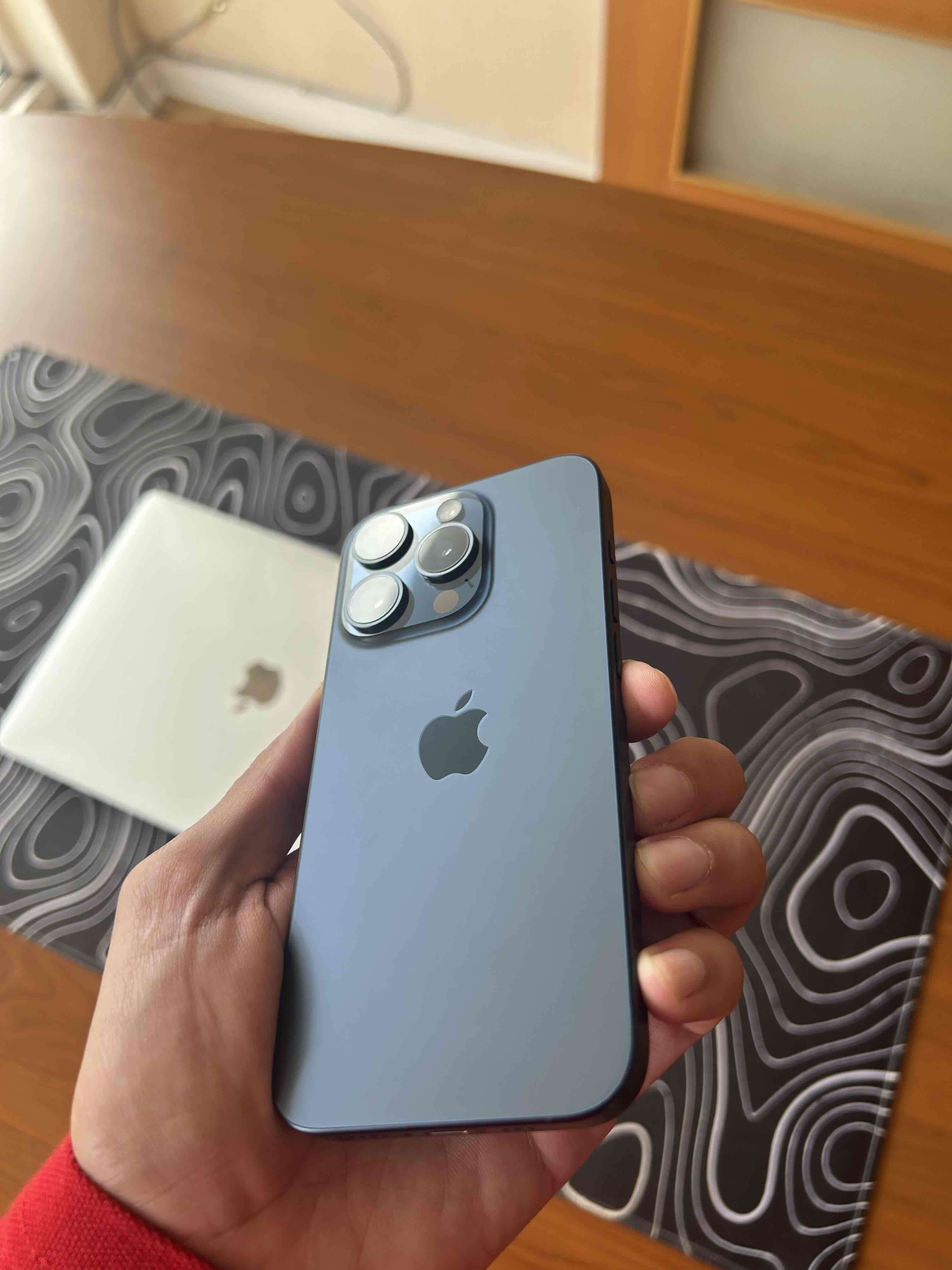 iPhone 15 Pro 128gb versión eSim