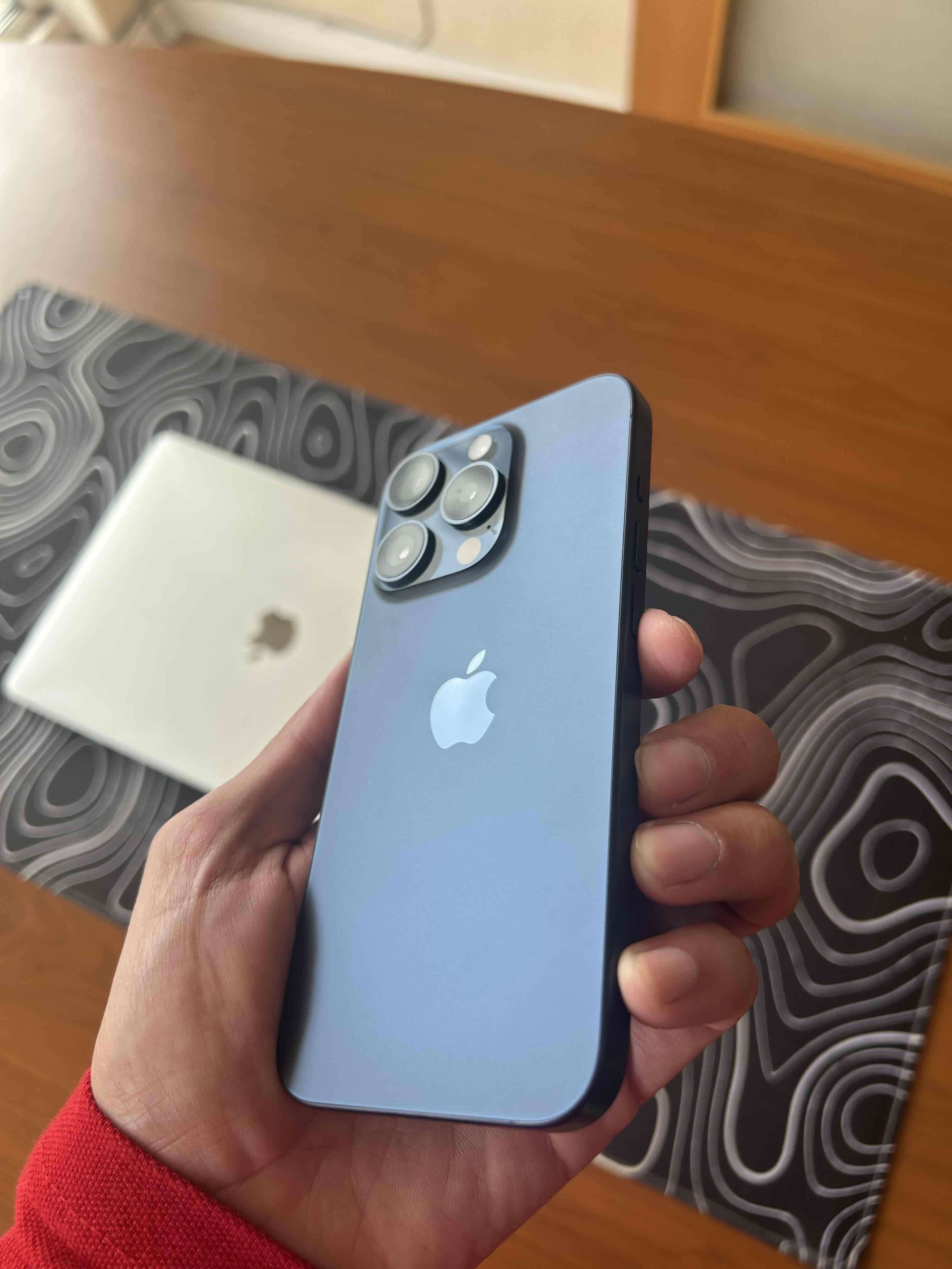 iPhone 15 Pro 128gb versión eSim - miniatura 2