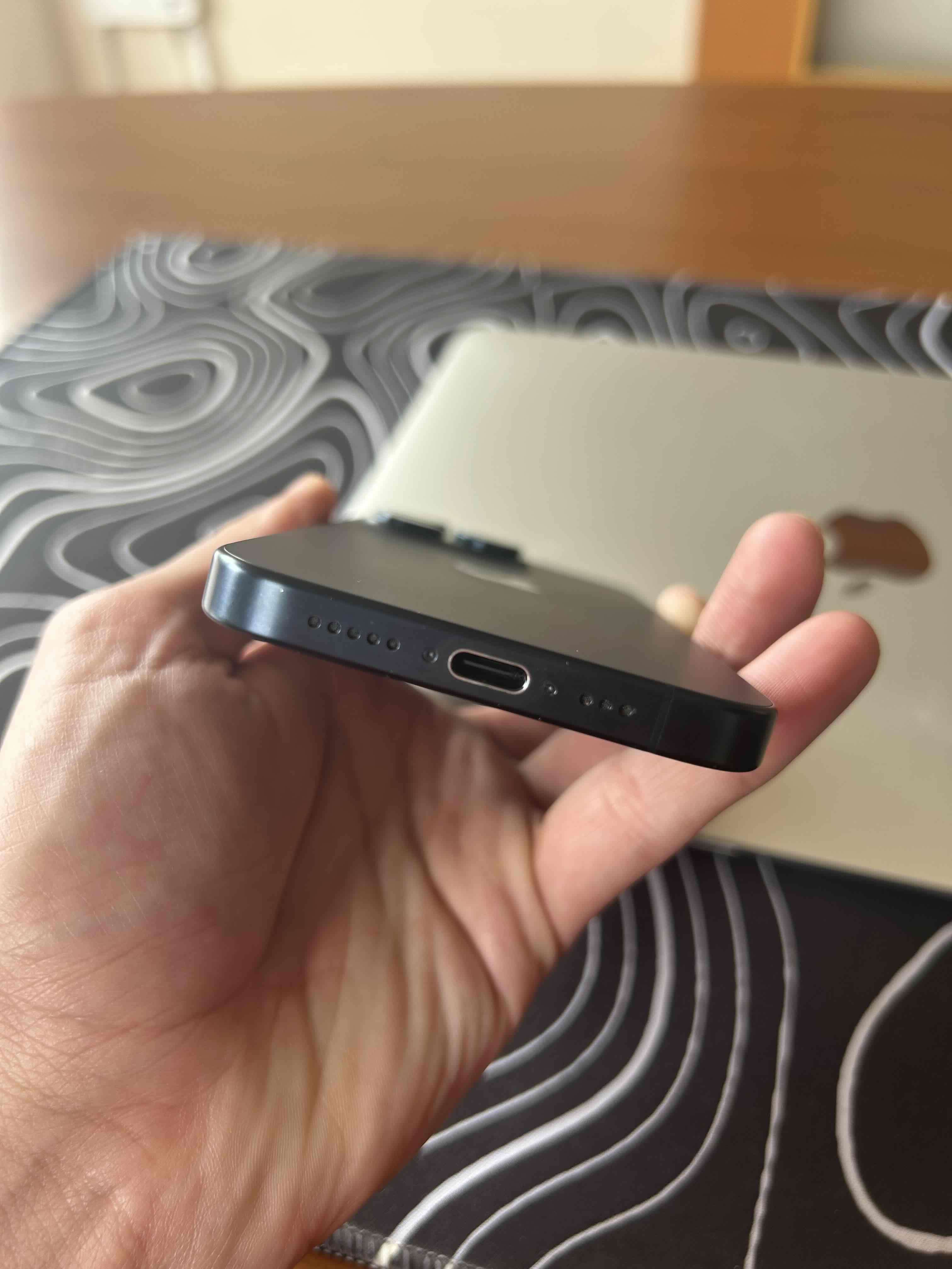 iPhone 15 Pro 128gb versión eSim - miniatura 4