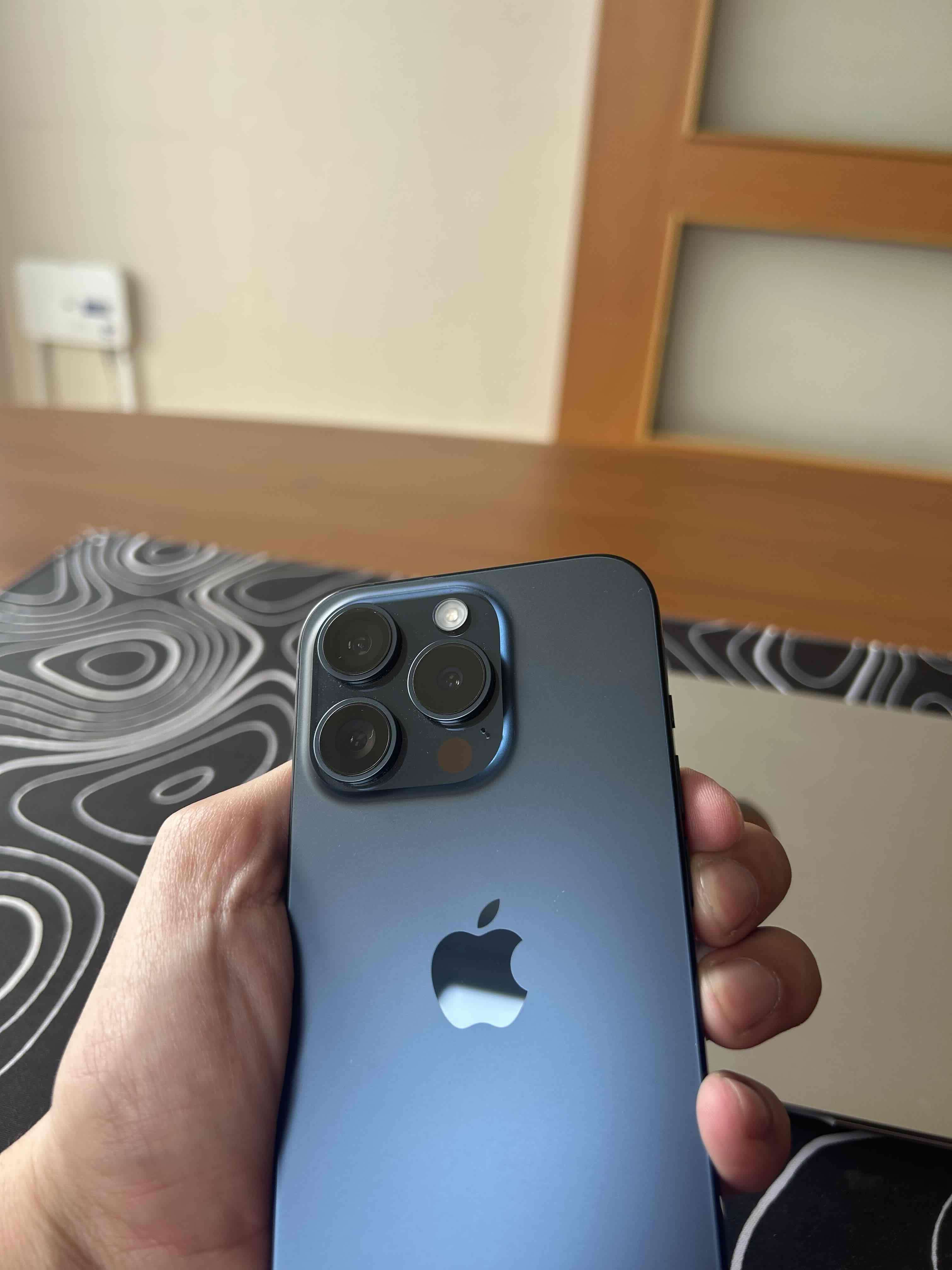 iPhone 15 Pro 128gb versión eSim - miniatura 5