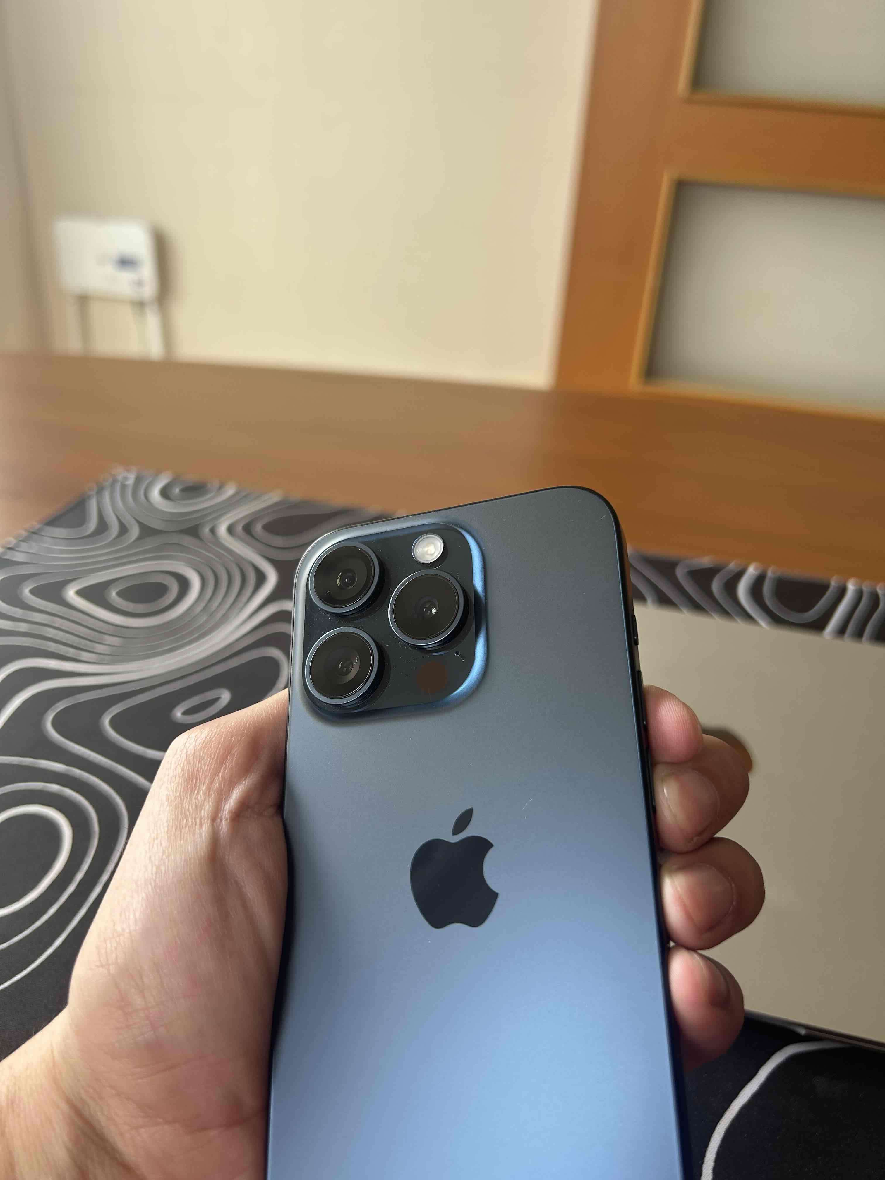 iPhone 15 Pro 128gb versión eSim - miniatura 6