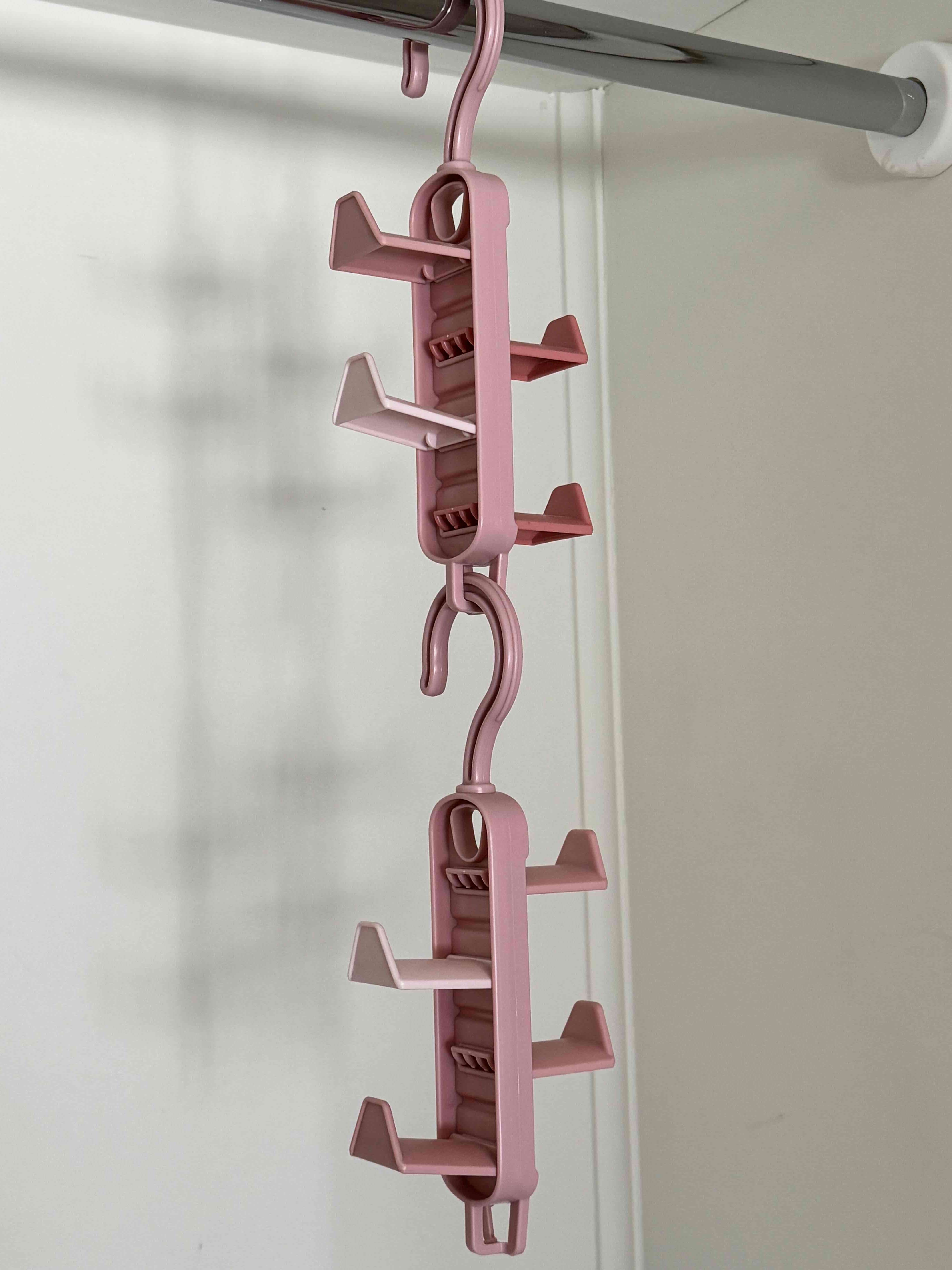 Colgador organizador de bolsos rosado