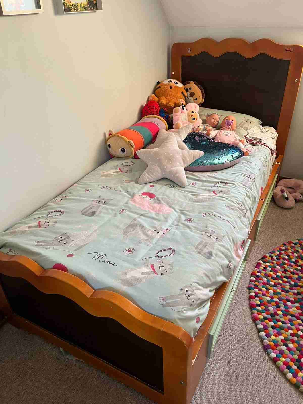 Cama infantil con cajoneras - miniatura 2