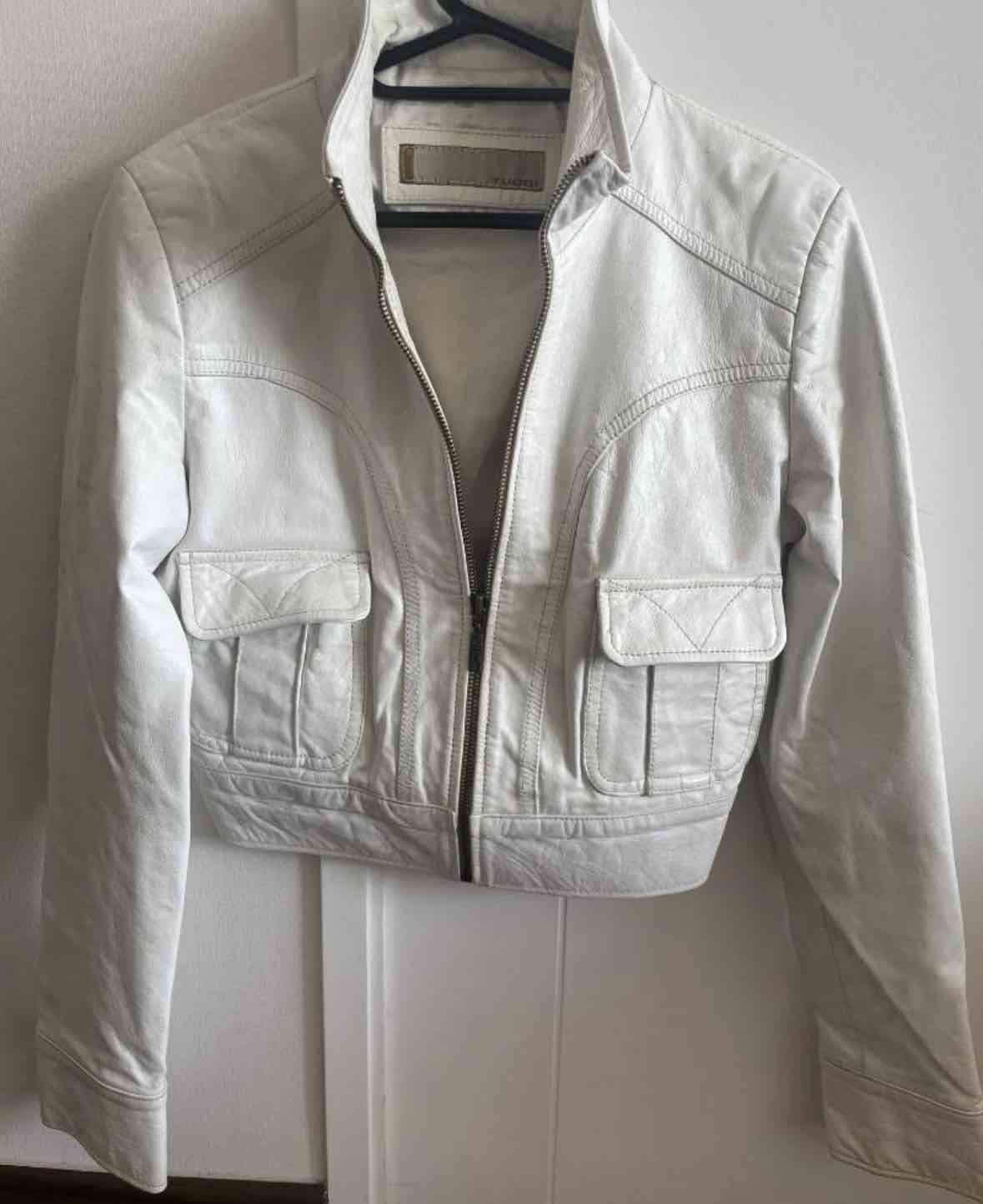 Chaqueta blanca de cuero
