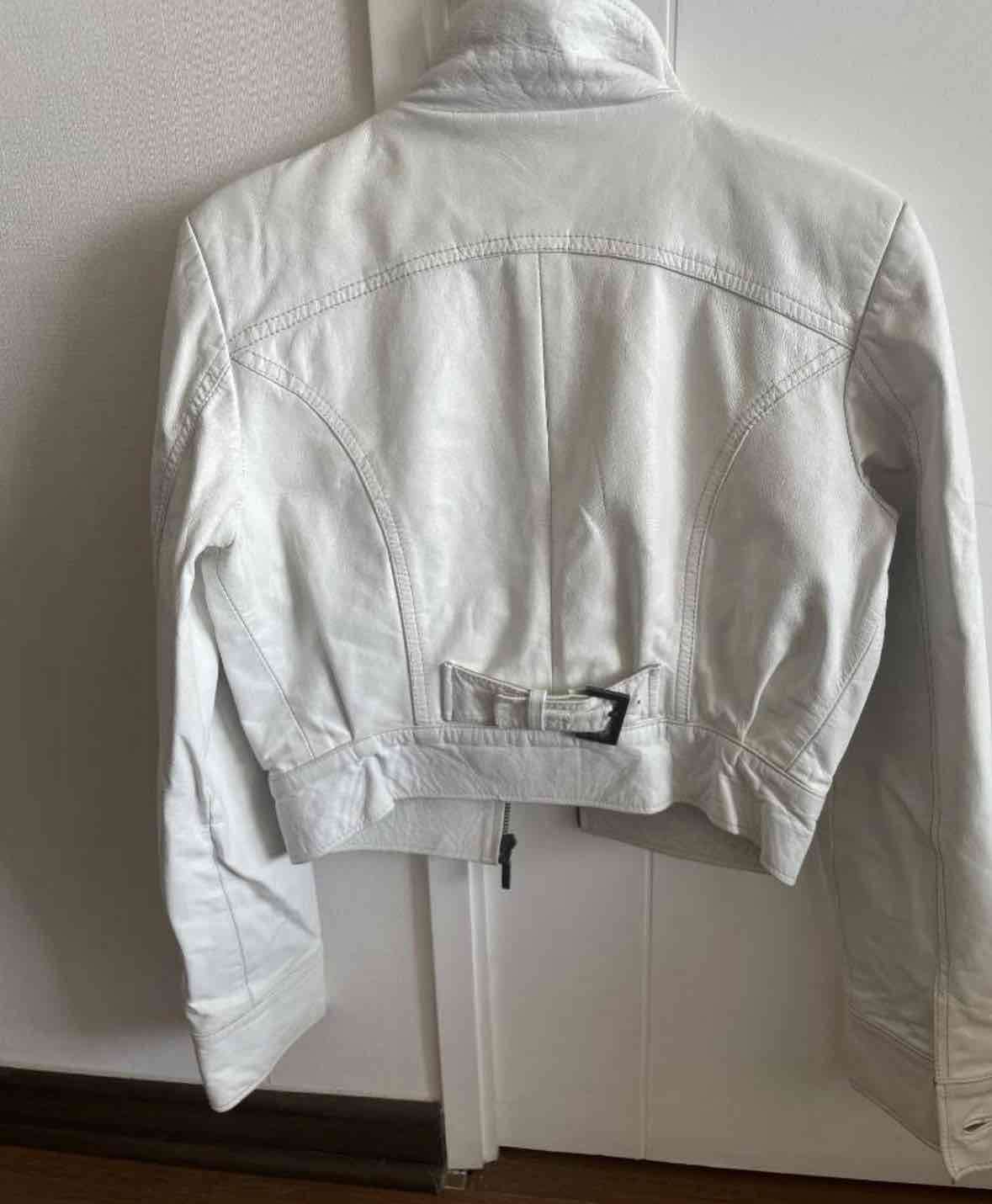 Chaqueta blanca de cuero - miniatura 2
