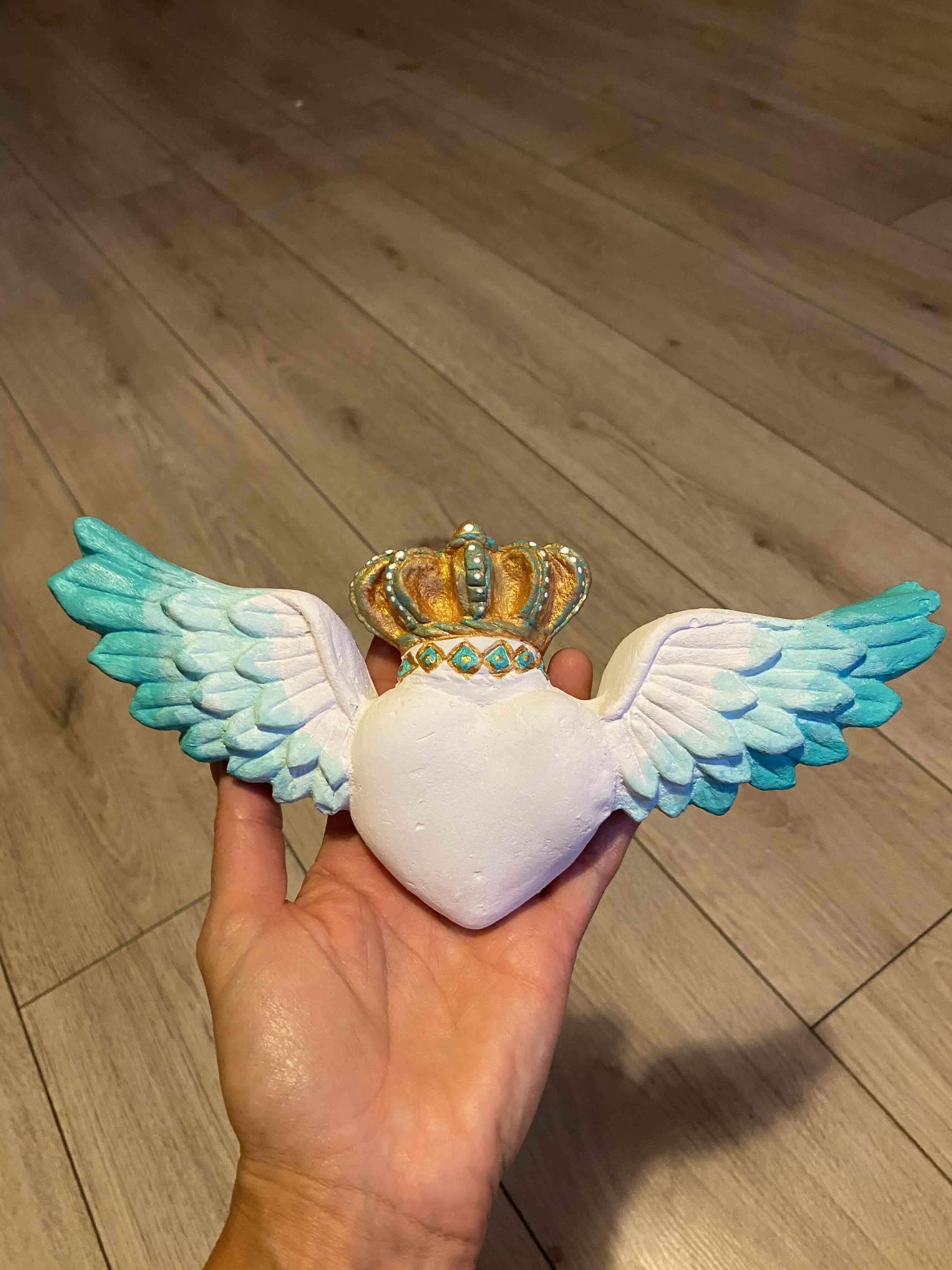 Corazón decorativo artesanal con alas - miniatura 4