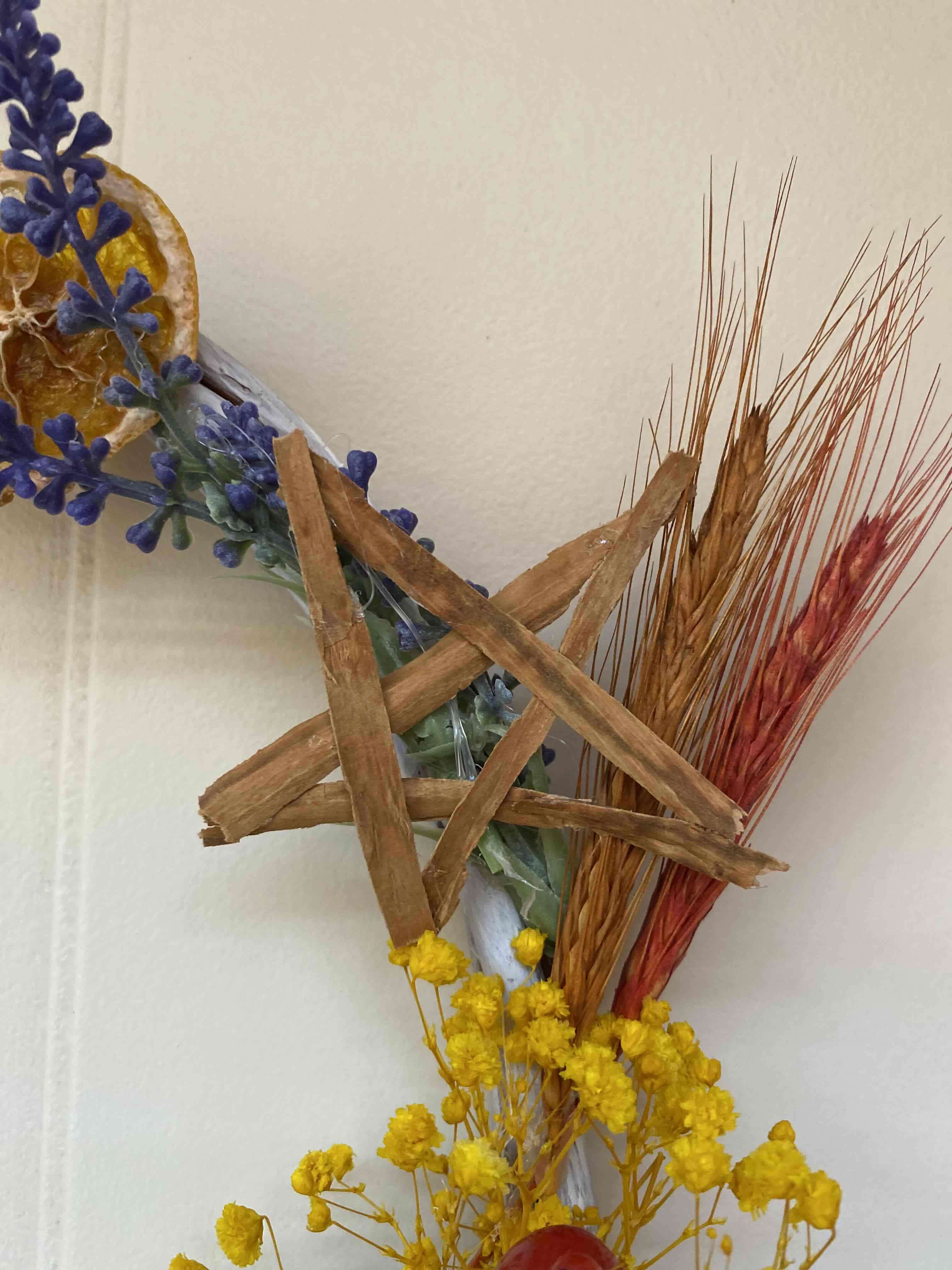 Corona decorativa con hada - miniatura 4