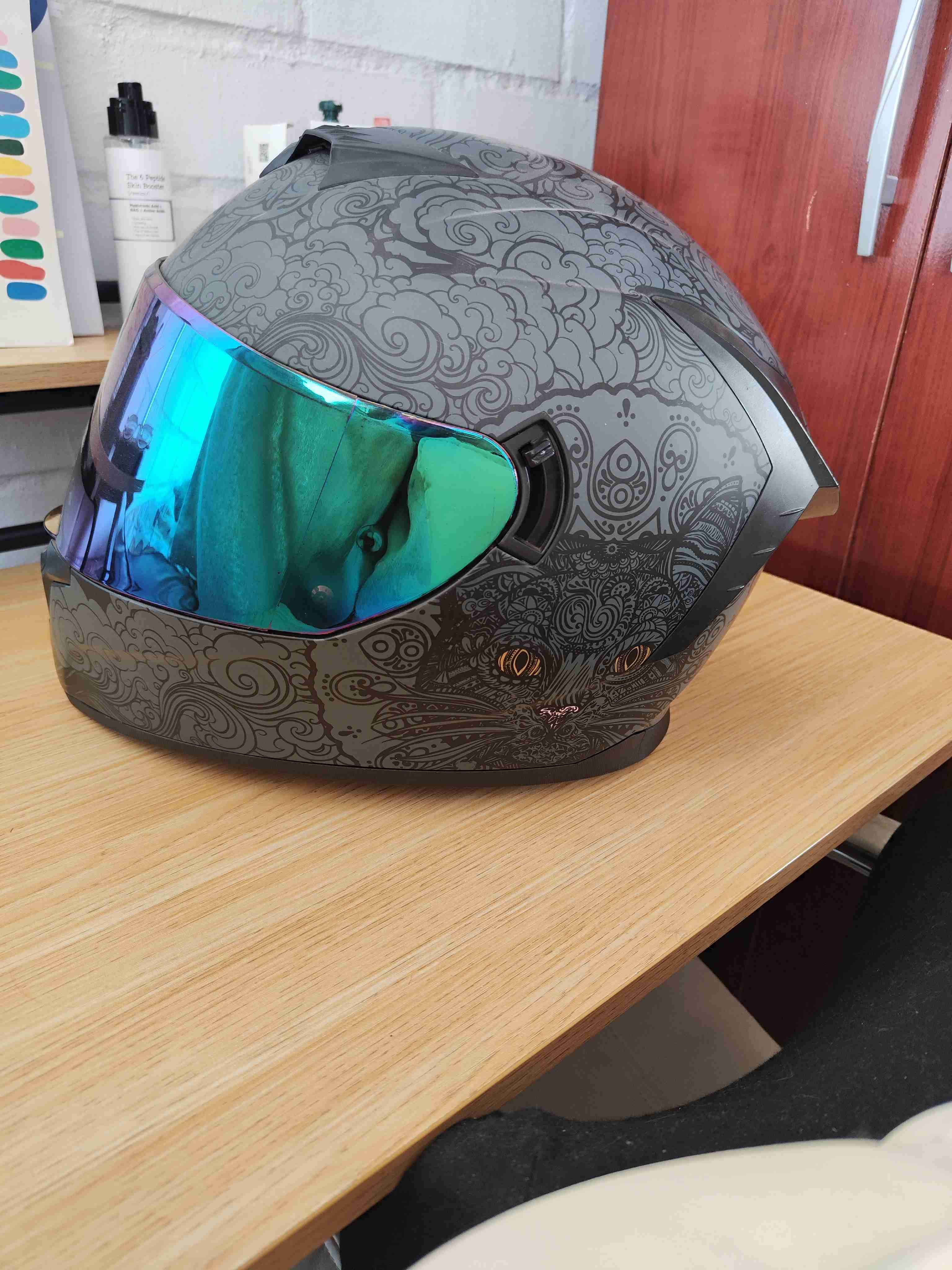 Casco moto diseño gráfico y visera - miniatura 2