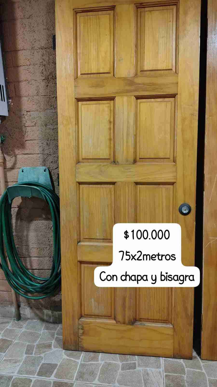 Puerta con chapa y bisagra - miniatura 4