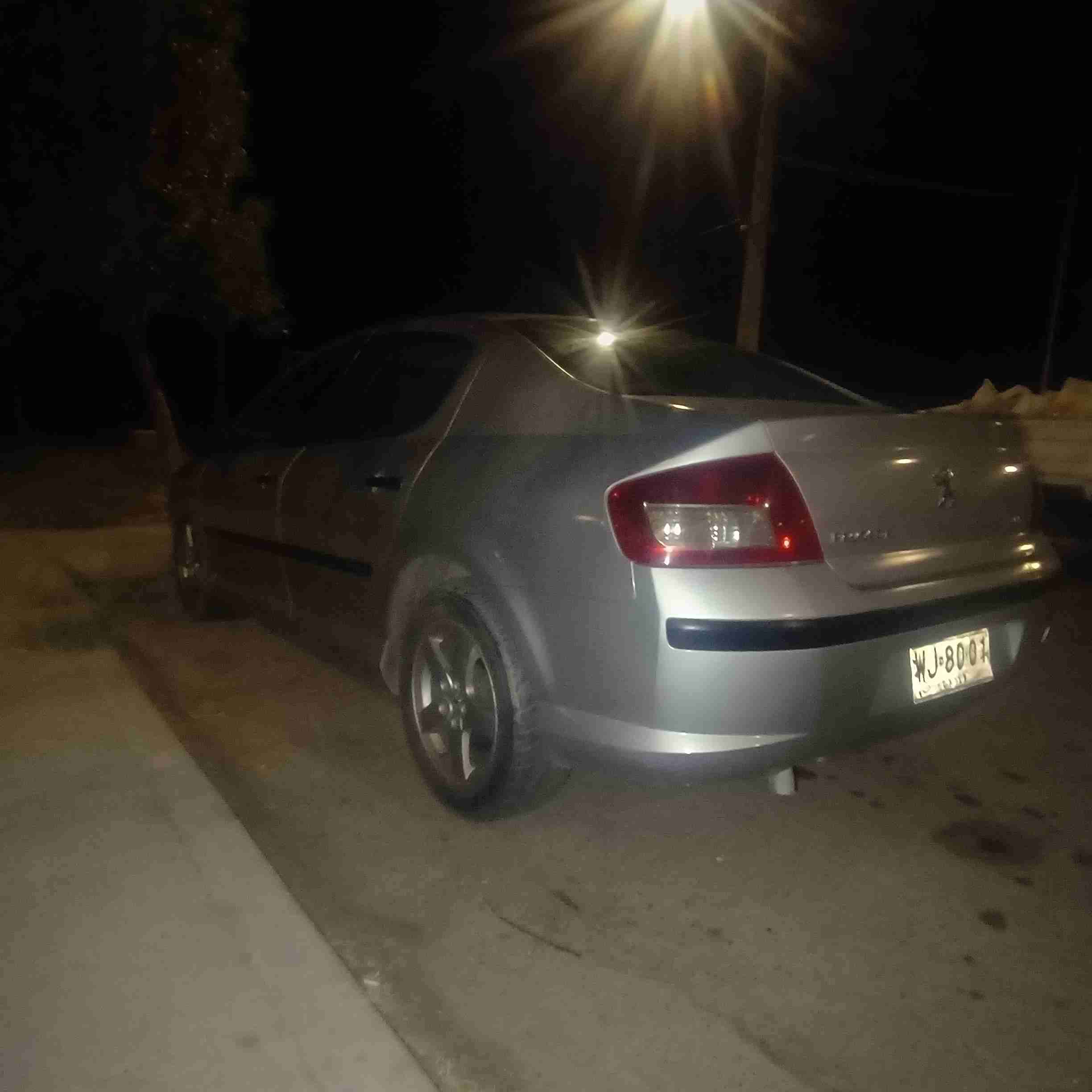 Auto Peugeot 407 usado - miniatura 4